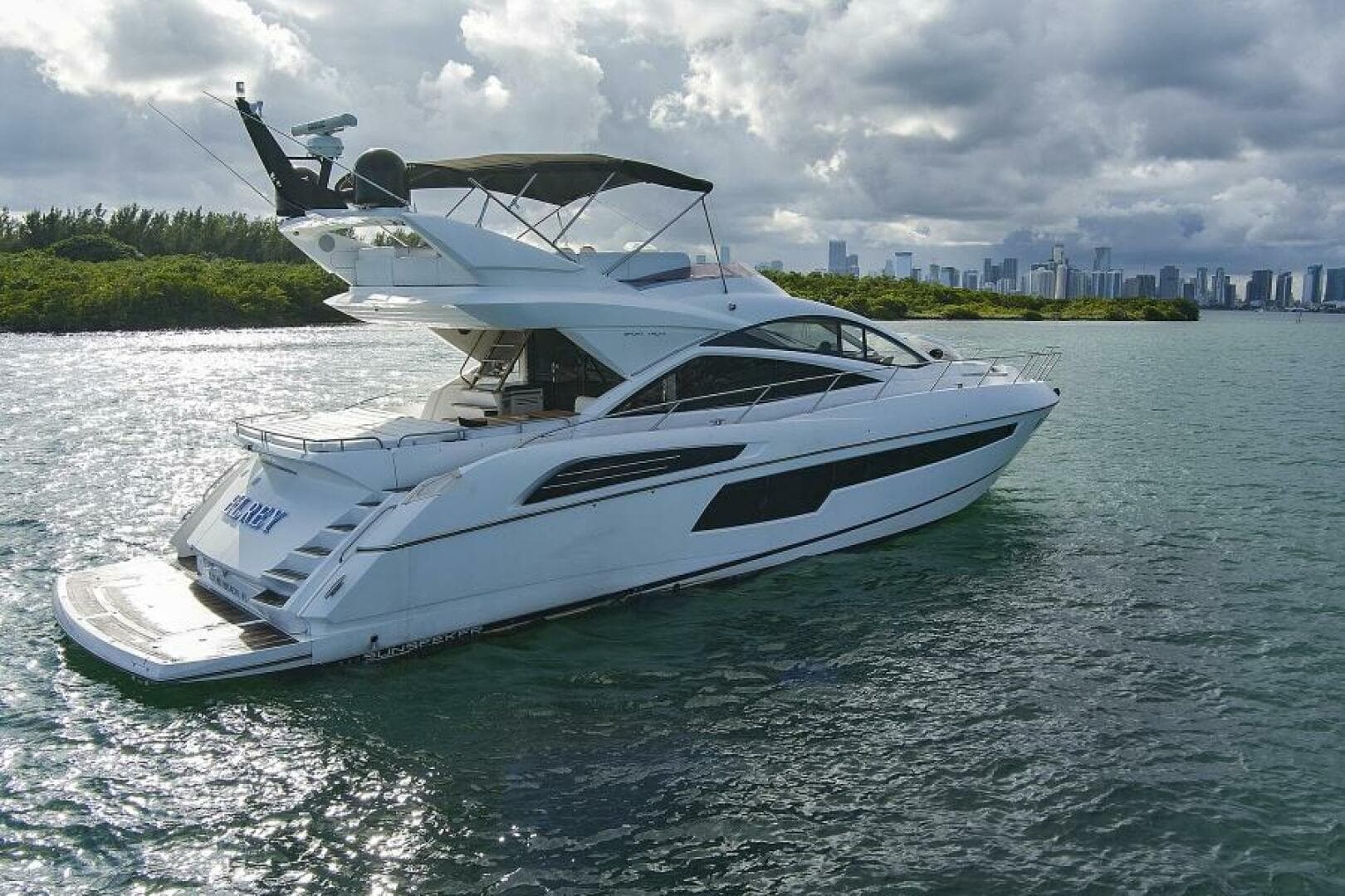 2015 Sunseeker Sport Yacht photo 11