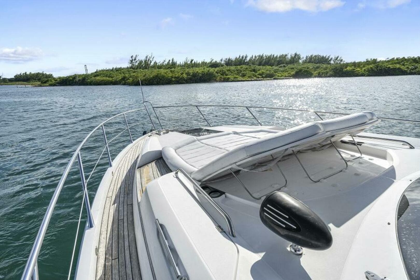 2015 Sunseeker Sport Yacht photo 15
