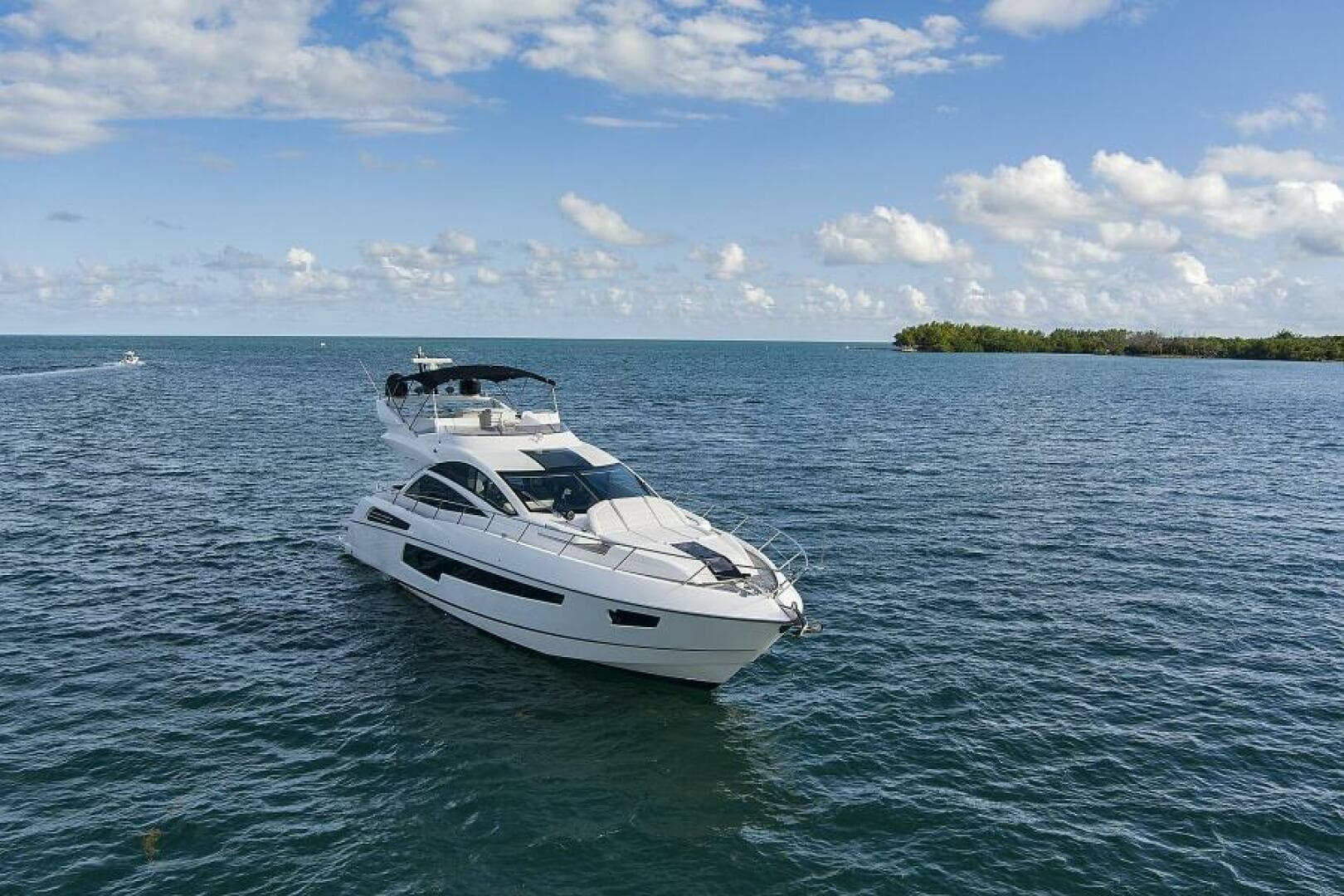 2015 Sunseeker Sport Yacht photo 3