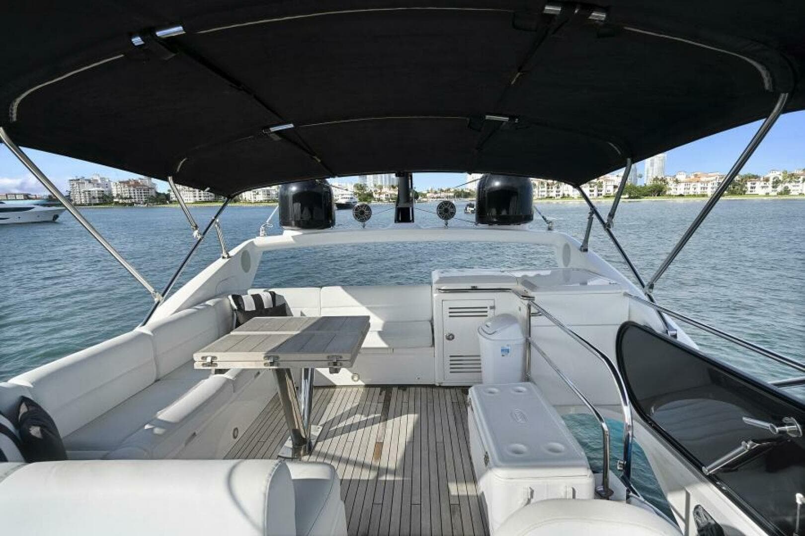 2015 Sunseeker Sport Yacht photo 27