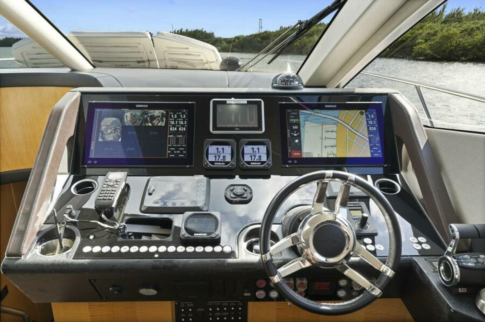 2015 Sunseeker Sport Yacht photo 36