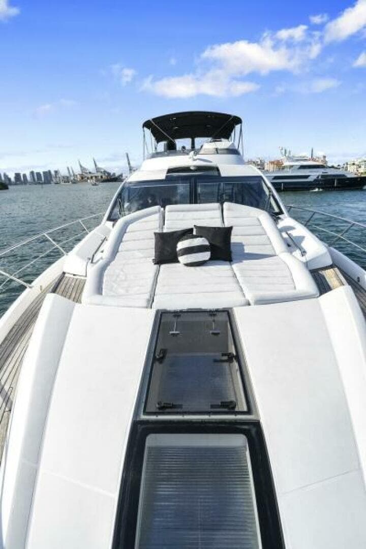 2015 Sunseeker Sport Yacht photo 16