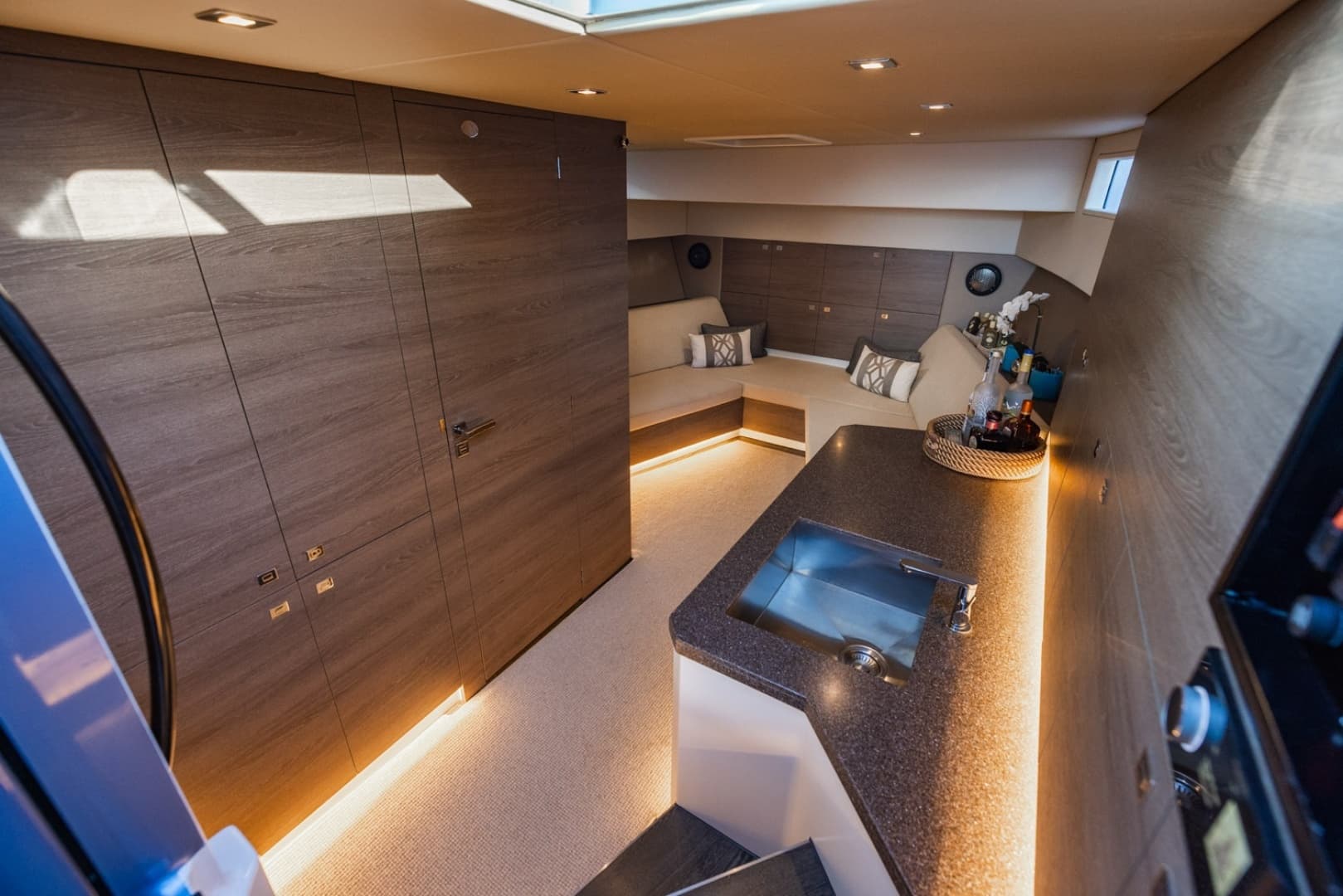 2019 Vanquish Yachts VQ58 photo 19