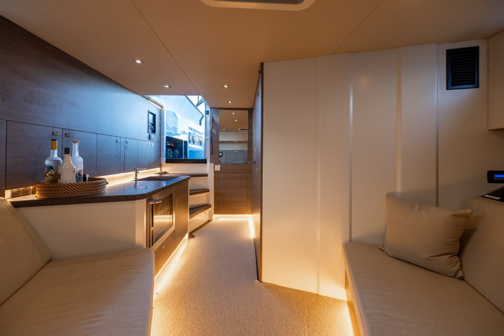 2019 Vanquish Yachts VQ58 photo 20