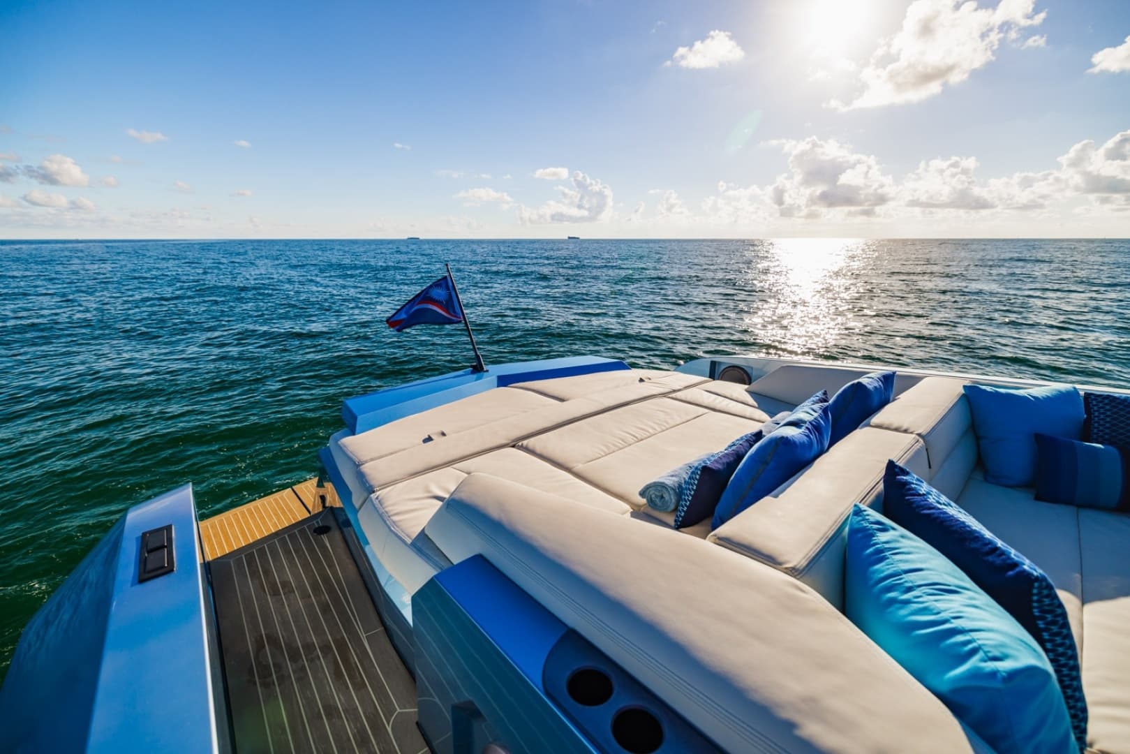 2019 Vanquish Yachts VQ58 photo 15