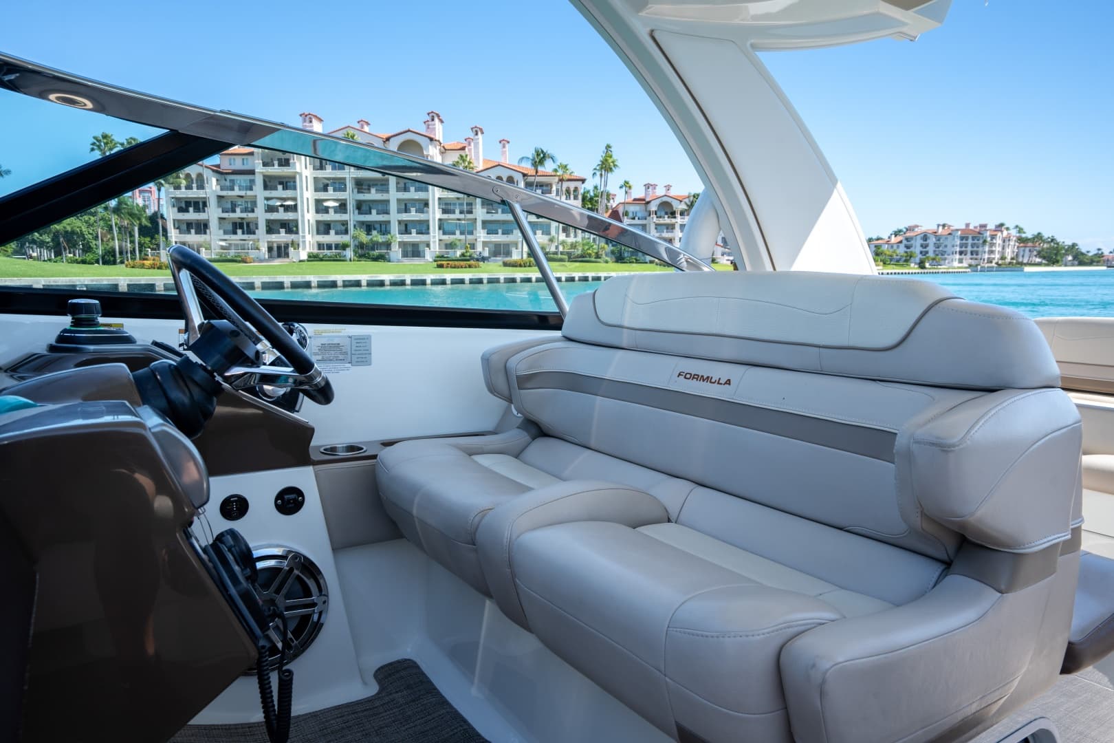 2018 Formula 350 Crossover Bowrider photo 17