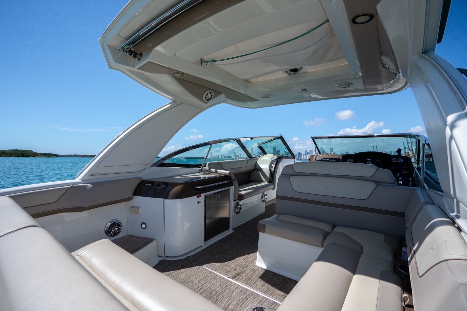 2018 Formula 350 Crossover Bowrider photo 20