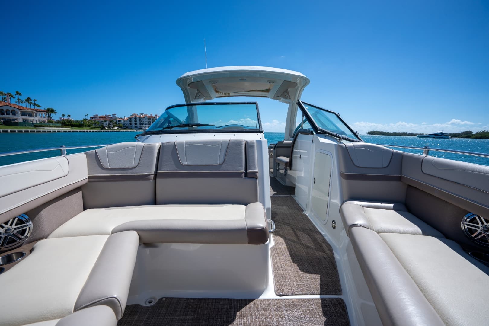 2018 Formula 350 Crossover Bowrider photo 31