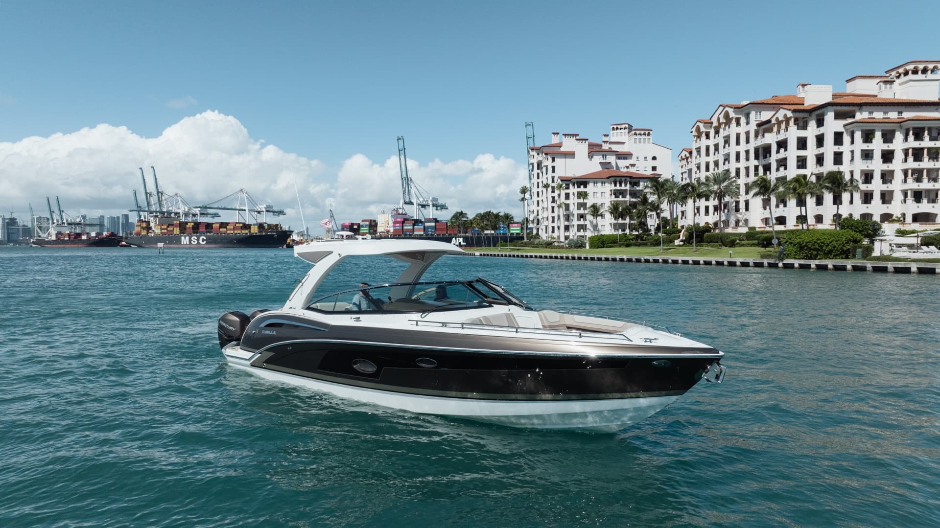 2018 Formula 350 Crossover Bowrider photo 6