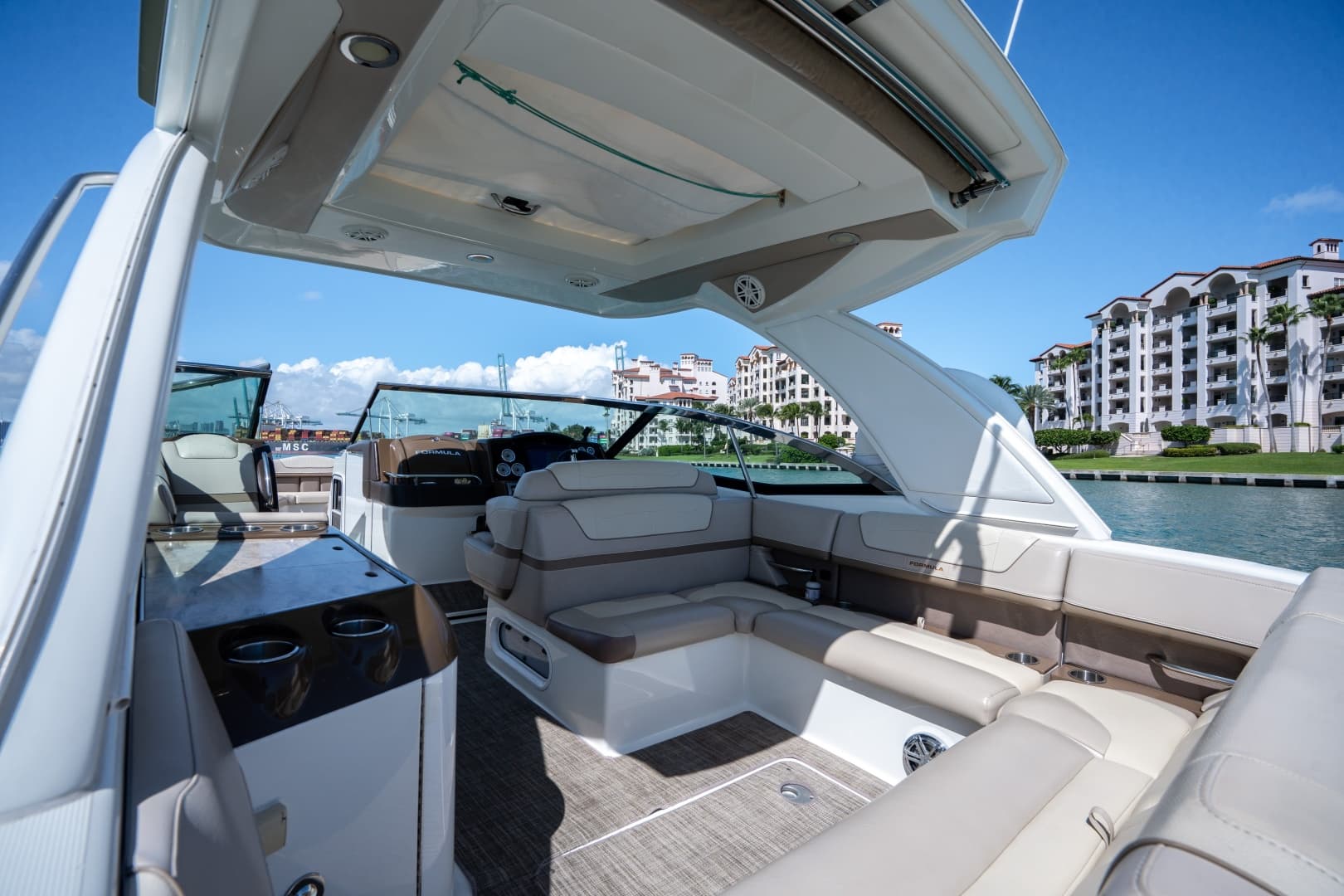 2018 Formula 350 Crossover Bowrider photo 21