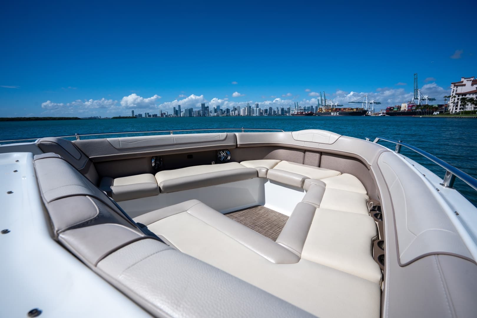 2018 Formula 350 Crossover Bowrider photo 30