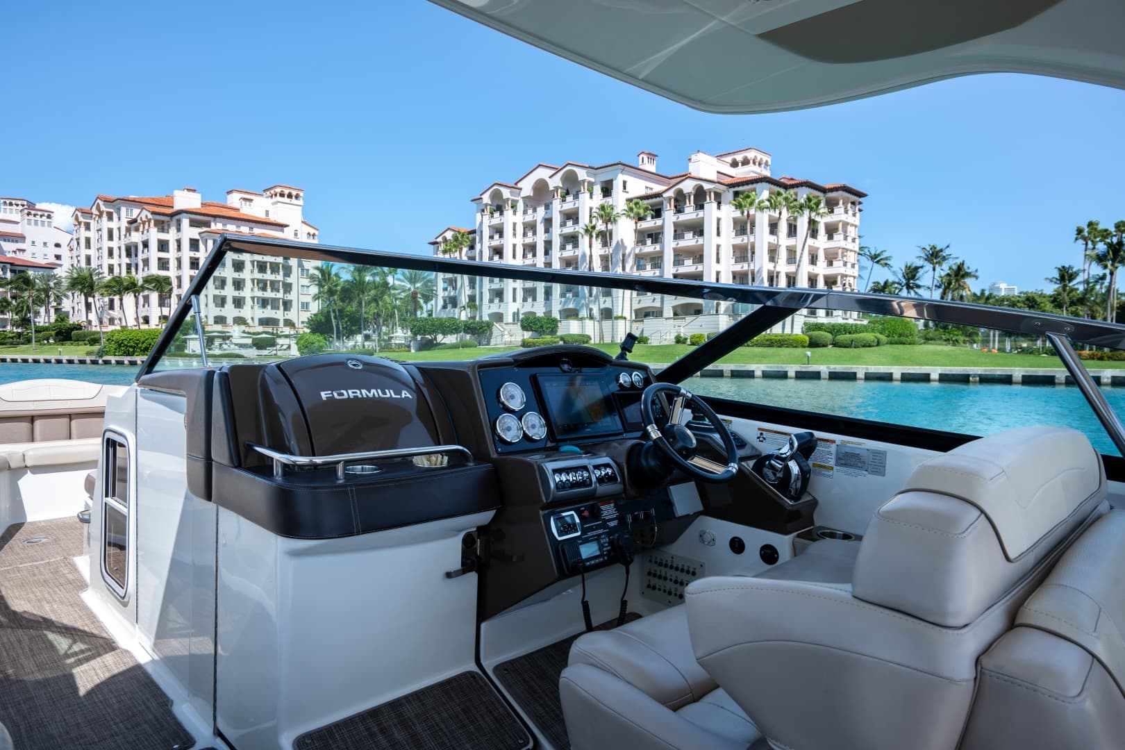 2018 Formula 350 Crossover Bowrider photo 24