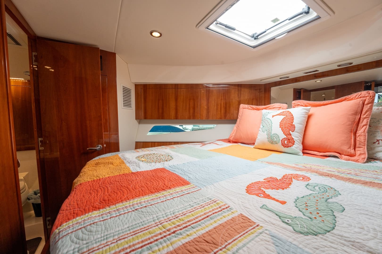 2016 Riviera 5000 Sport Yacht photo 74
