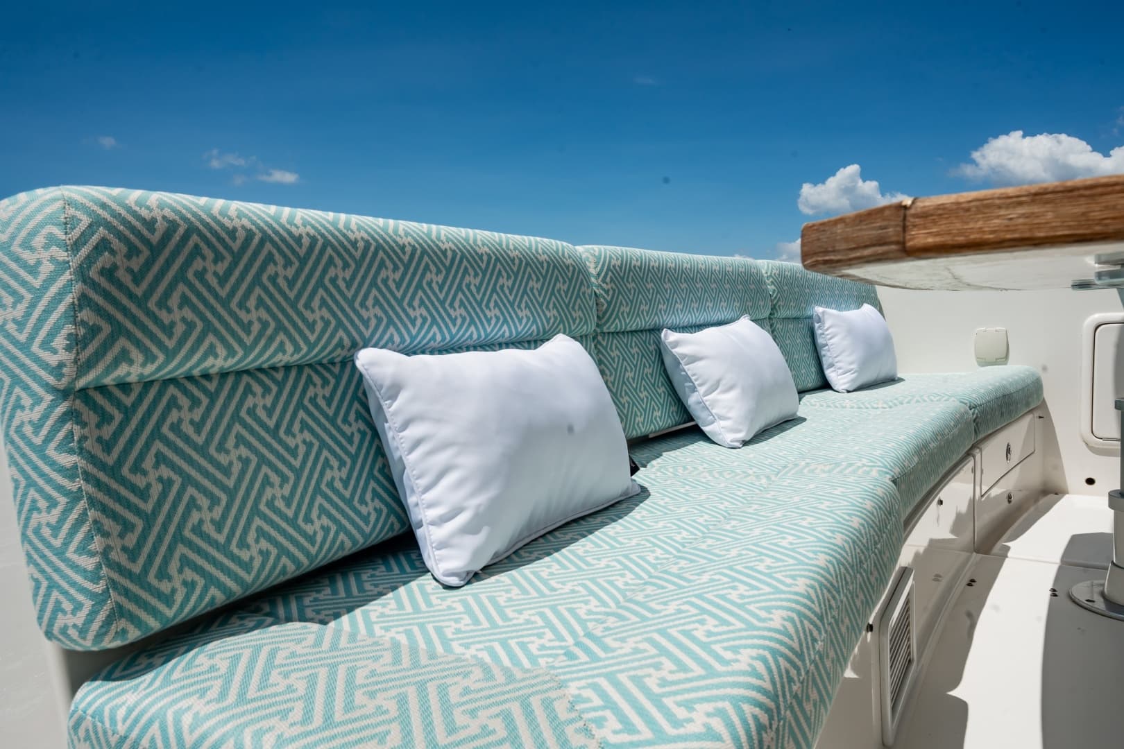 2016 Riviera 5000 Sport Yacht photo 28