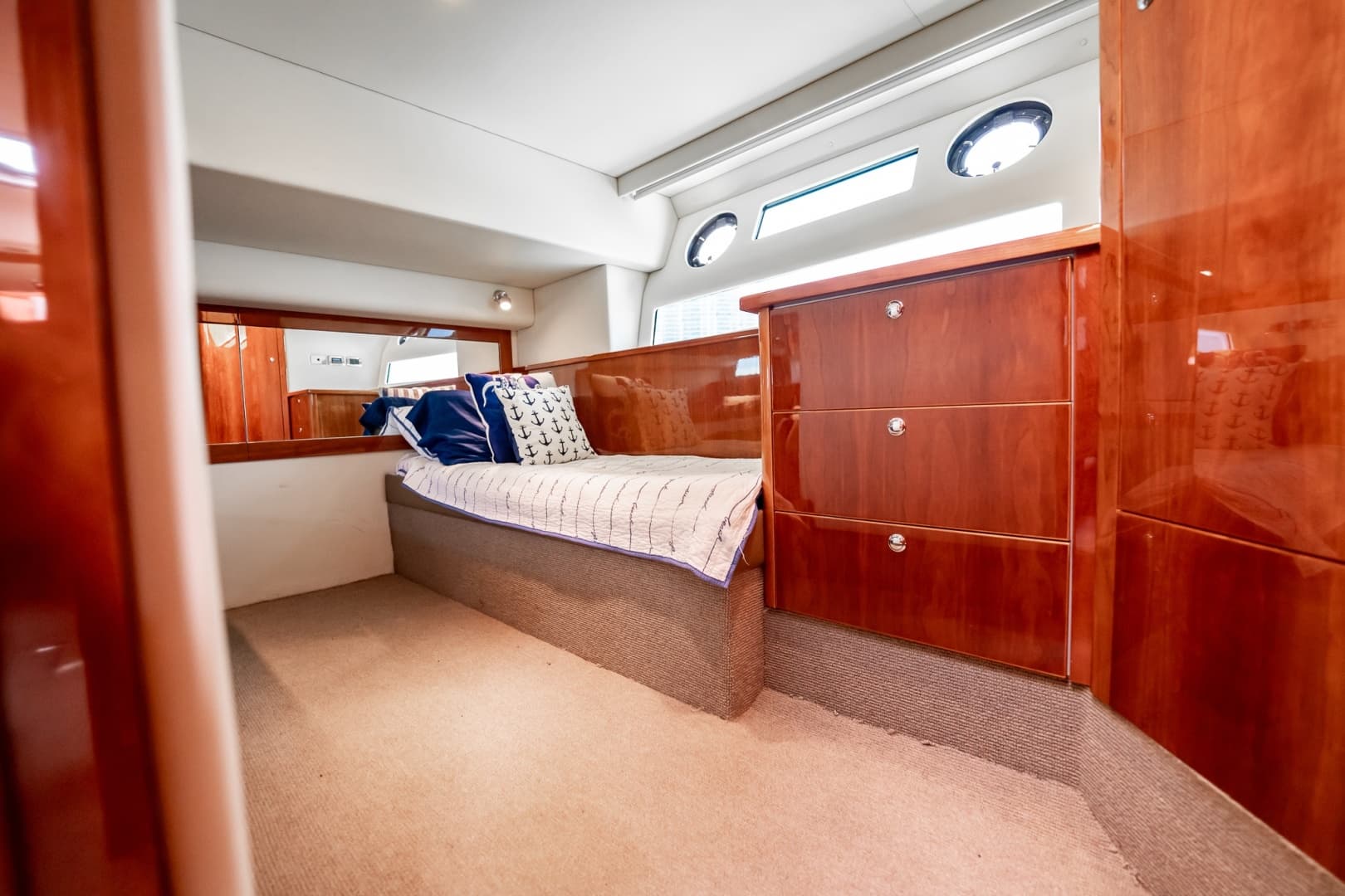 2016 Riviera 5000 Sport Yacht photo 80