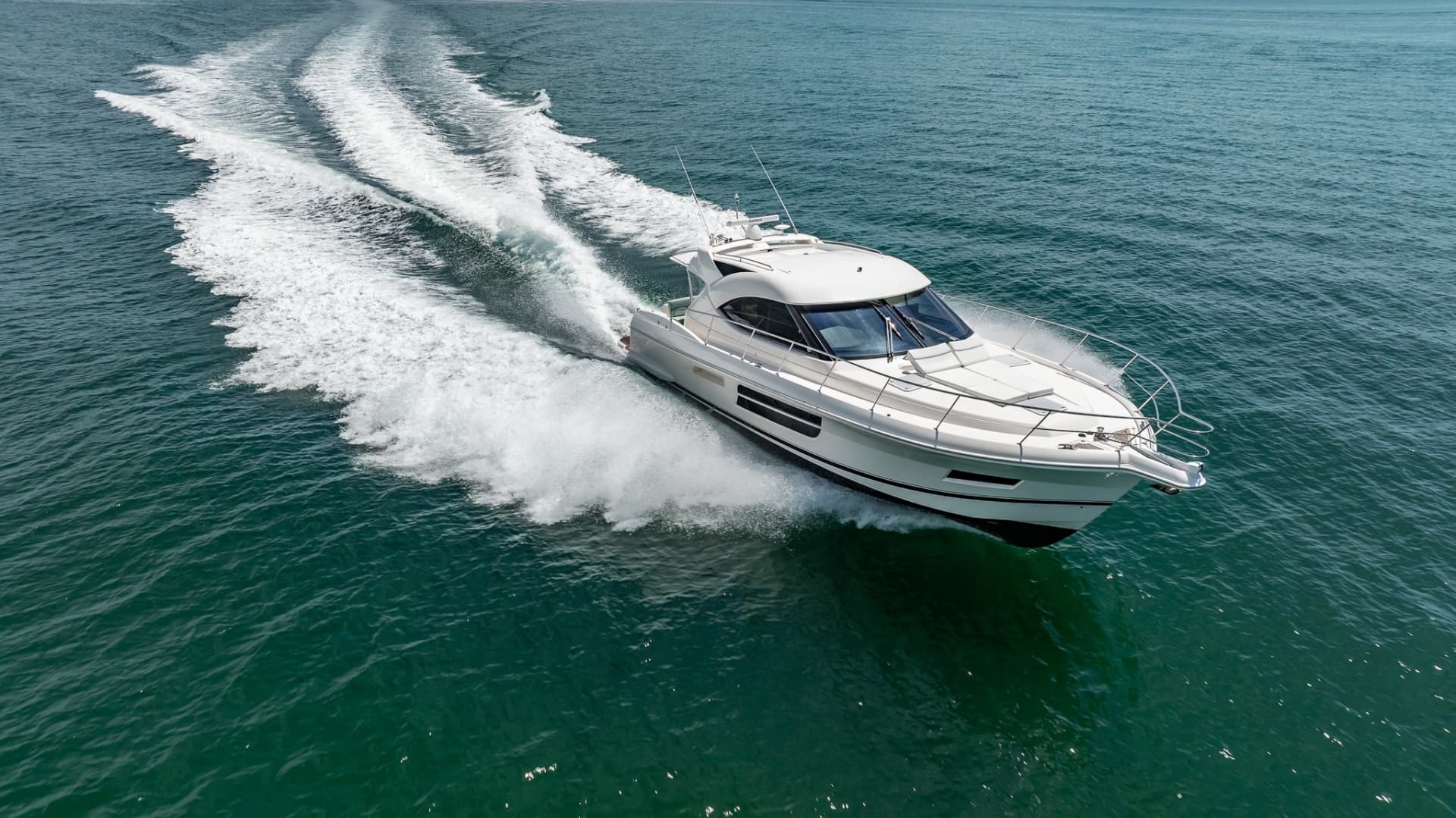 2016 Riviera 5000 Sport Yacht photo 5