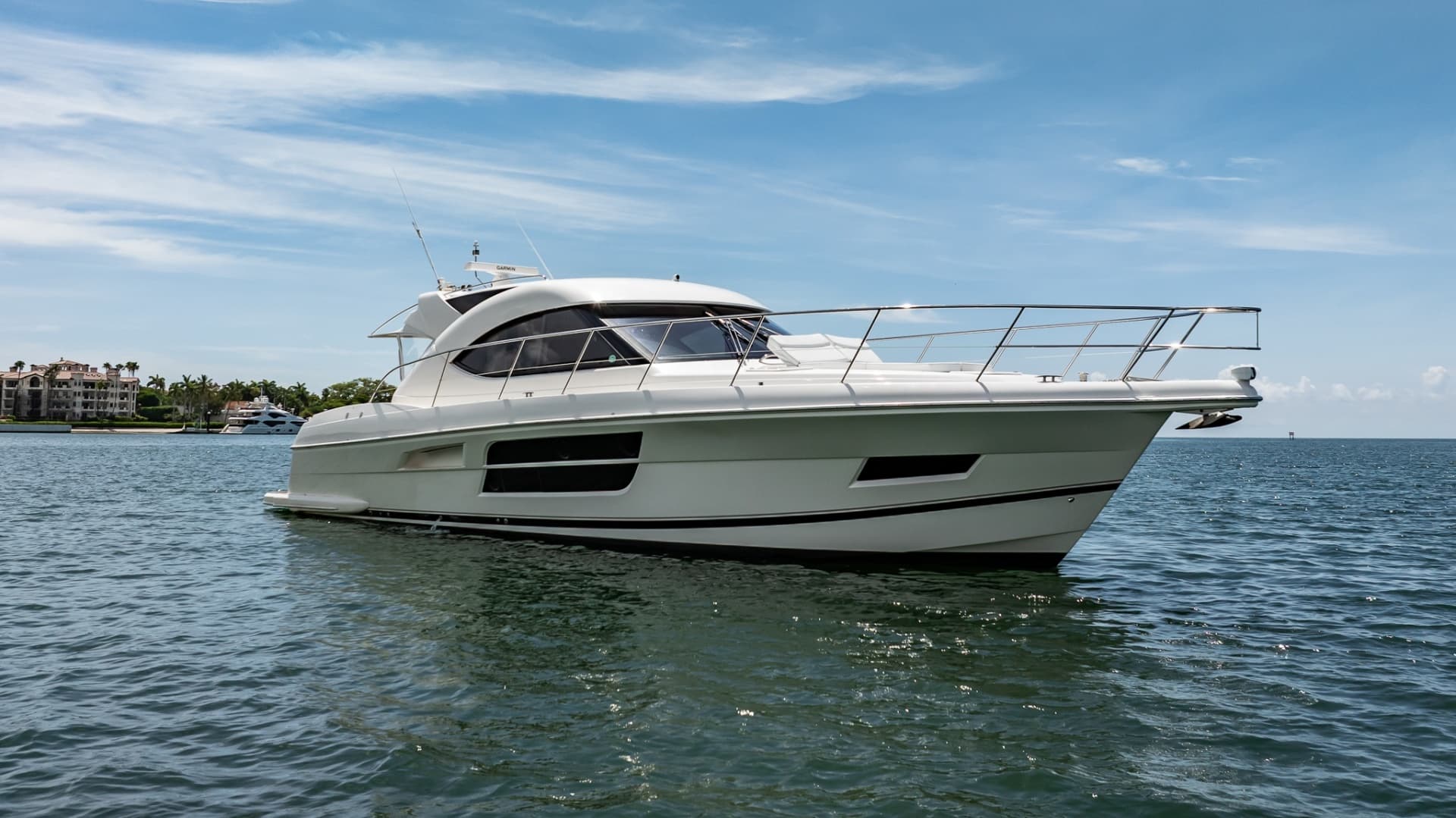 2016 Riviera 5000 Sport Yacht photo 19
