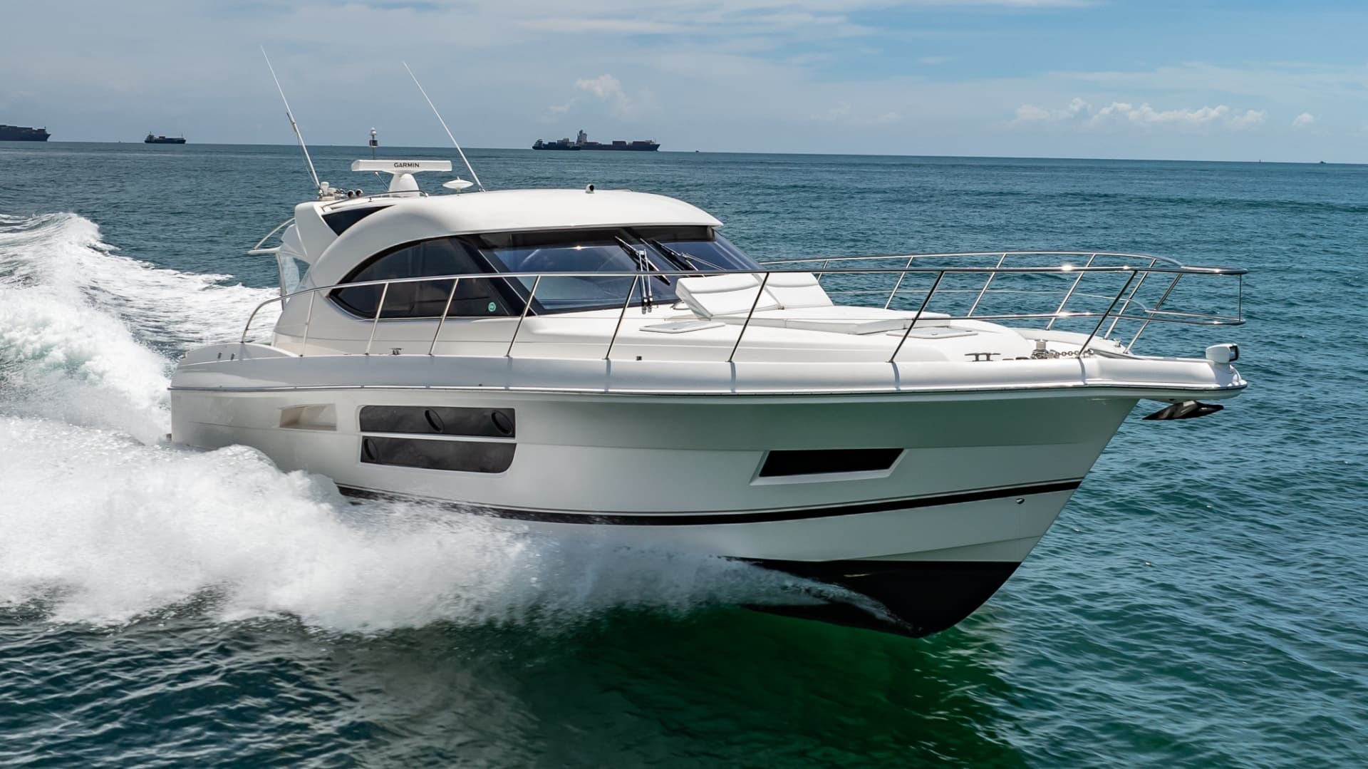 2016 Riviera 5000 Sport Yacht photo 15