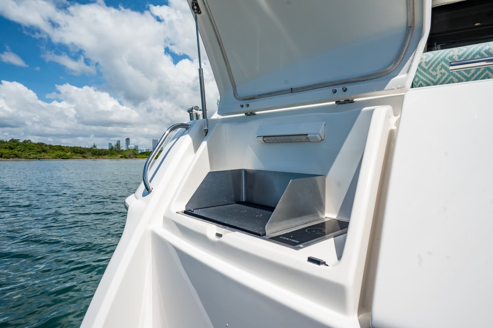2016 Riviera 5000 Sport Yacht photo 41