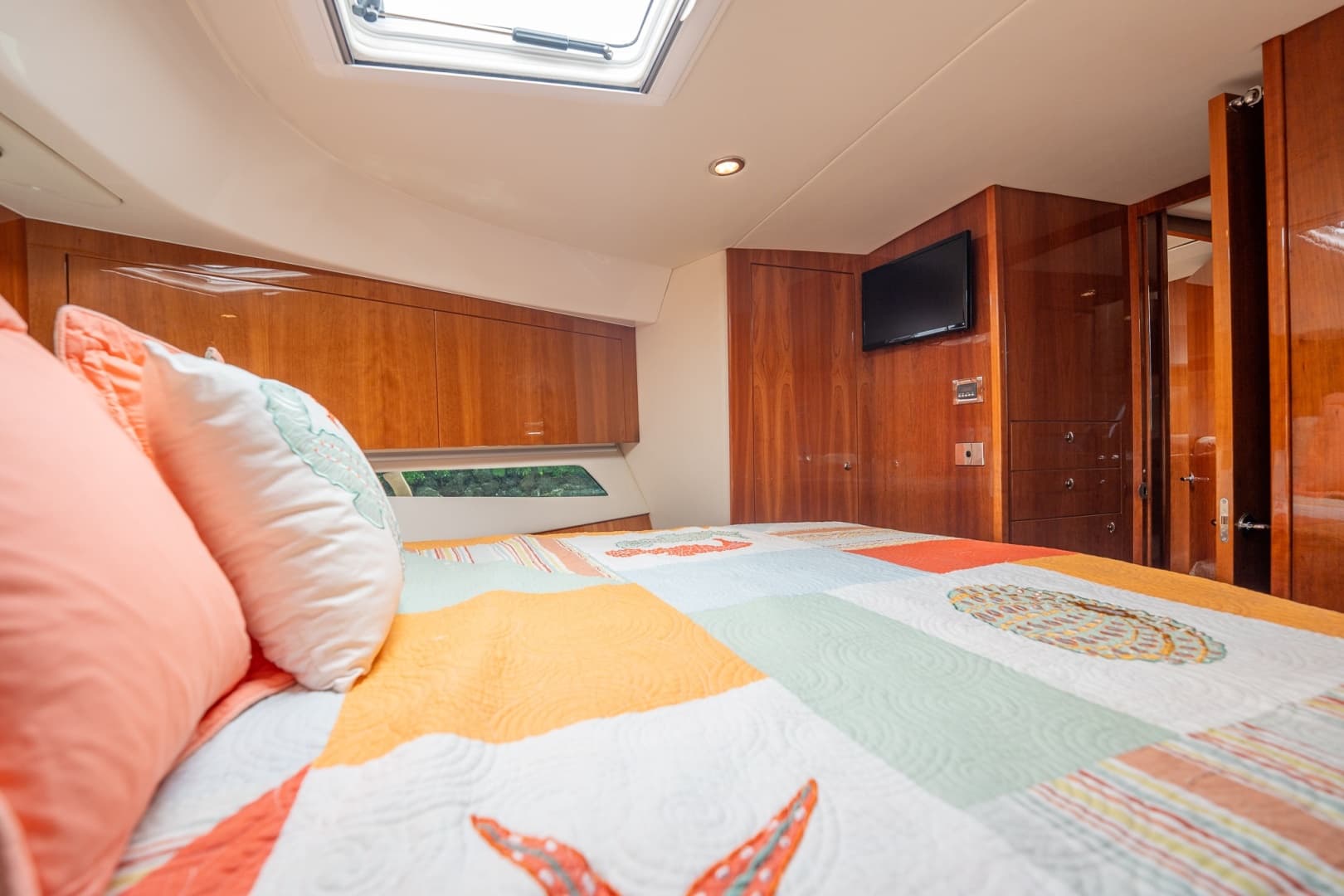 2016 Riviera 5000 Sport Yacht photo 87