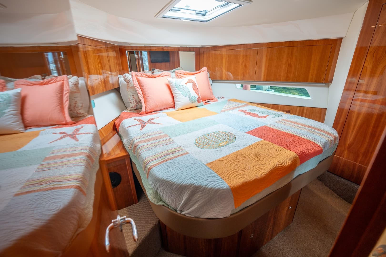 2016 Riviera 5000 Sport Yacht photo 86
