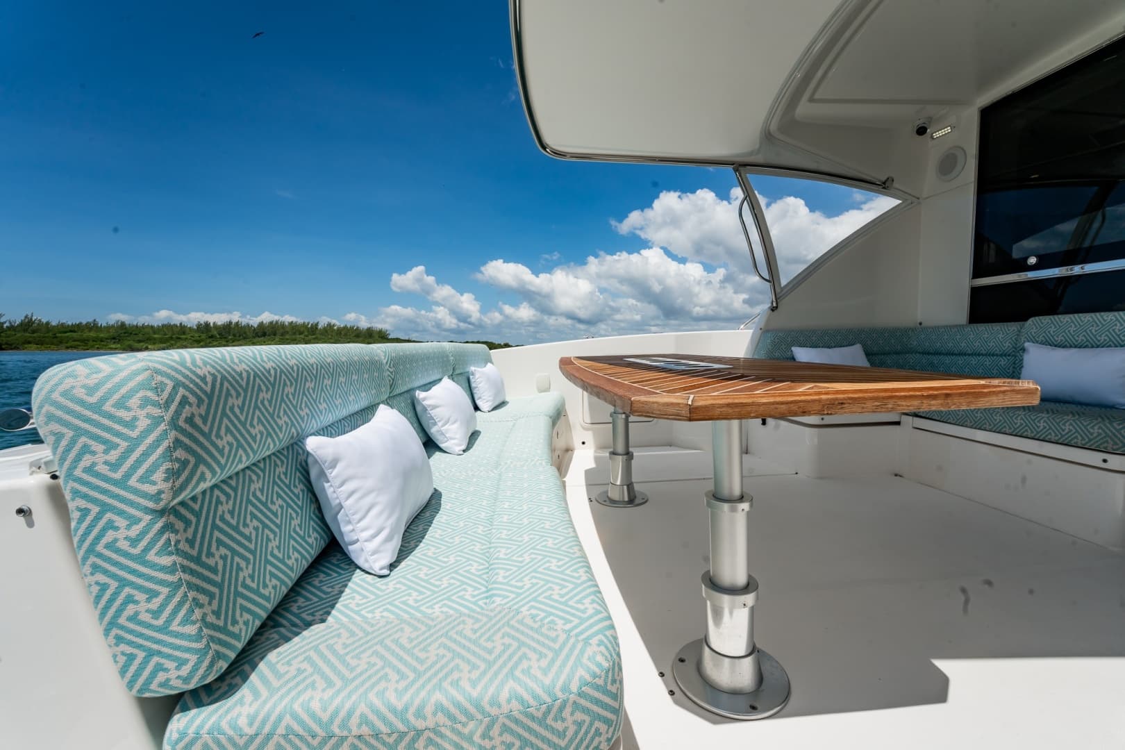 2016 Riviera 5000 Sport Yacht photo 27