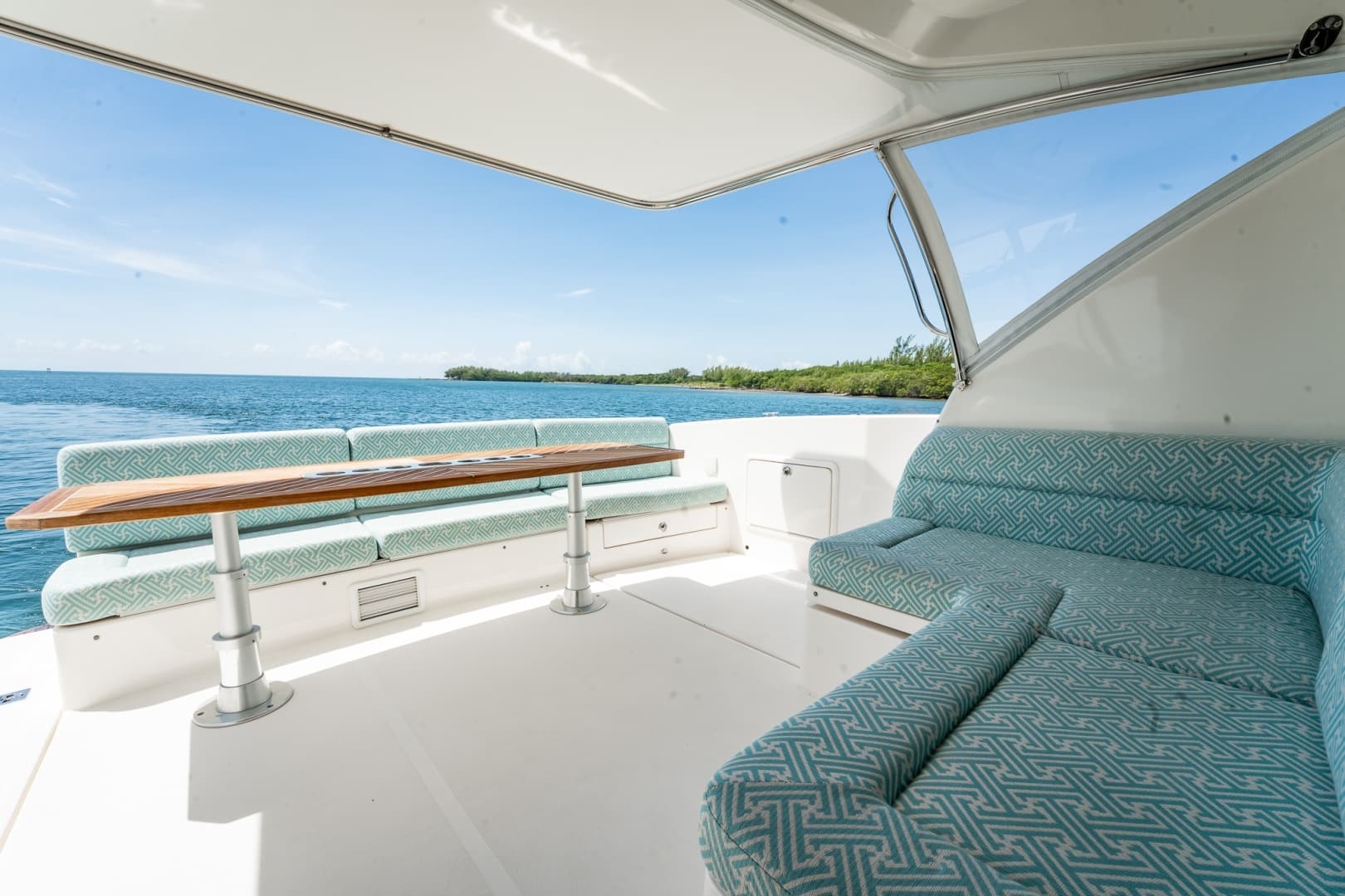 2016 Riviera 5000 Sport Yacht photo 35