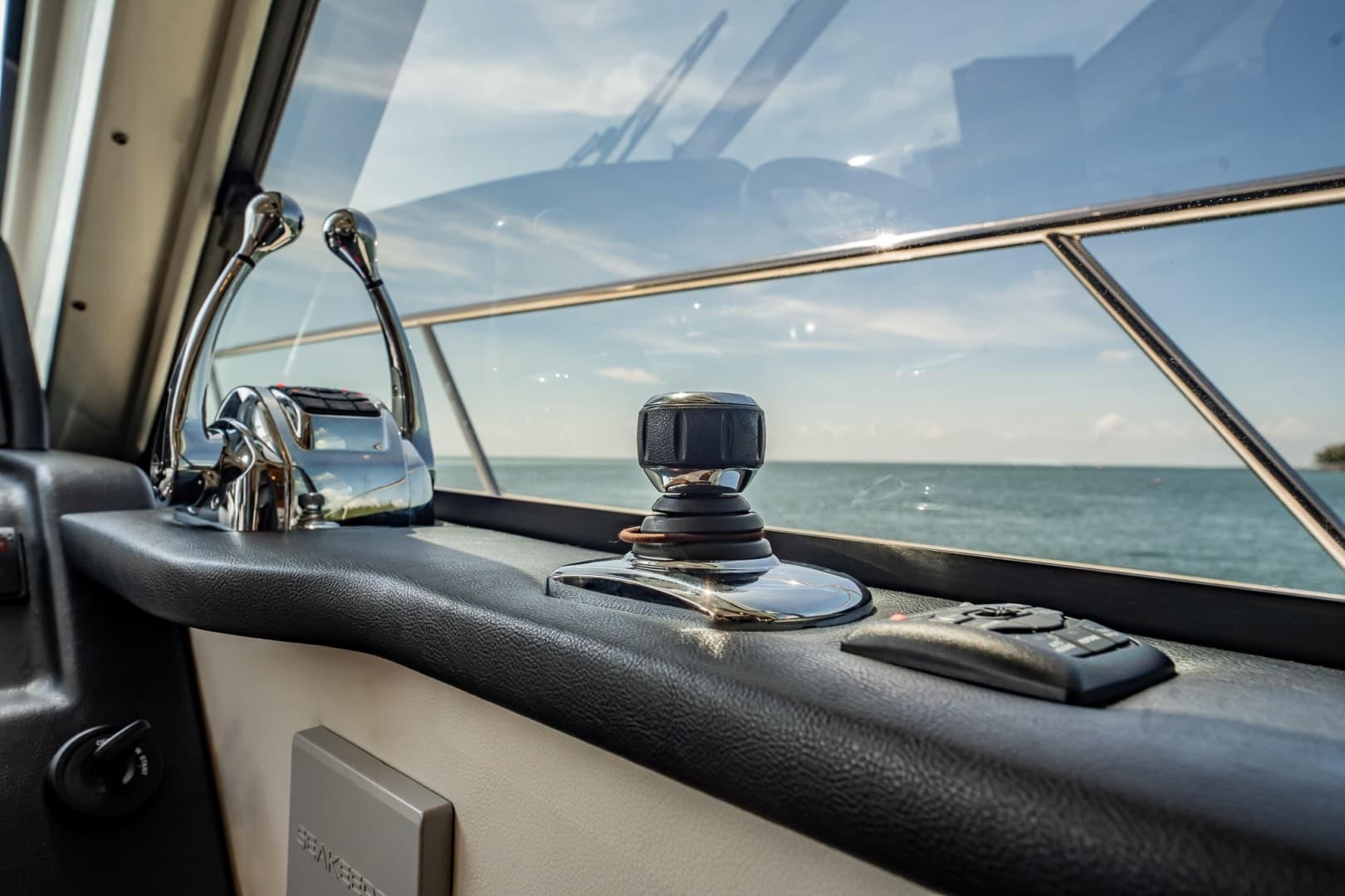2016 Riviera 5000 Sport Yacht photo 46