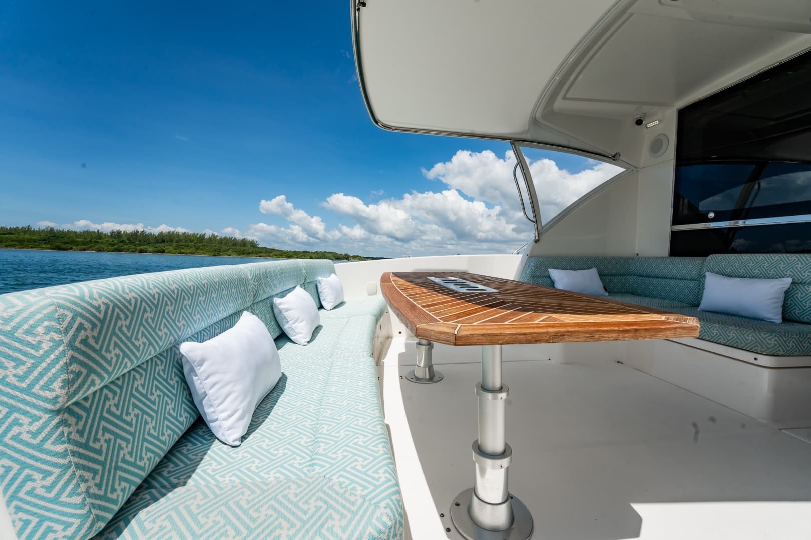 2016 Riviera 5000 Sport Yacht photo 45