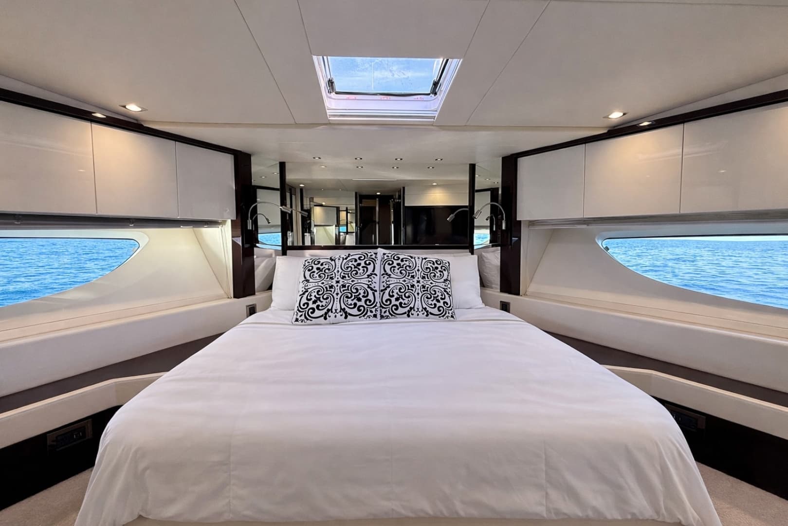 2019 Sunseeker 76 YACHT photo 36