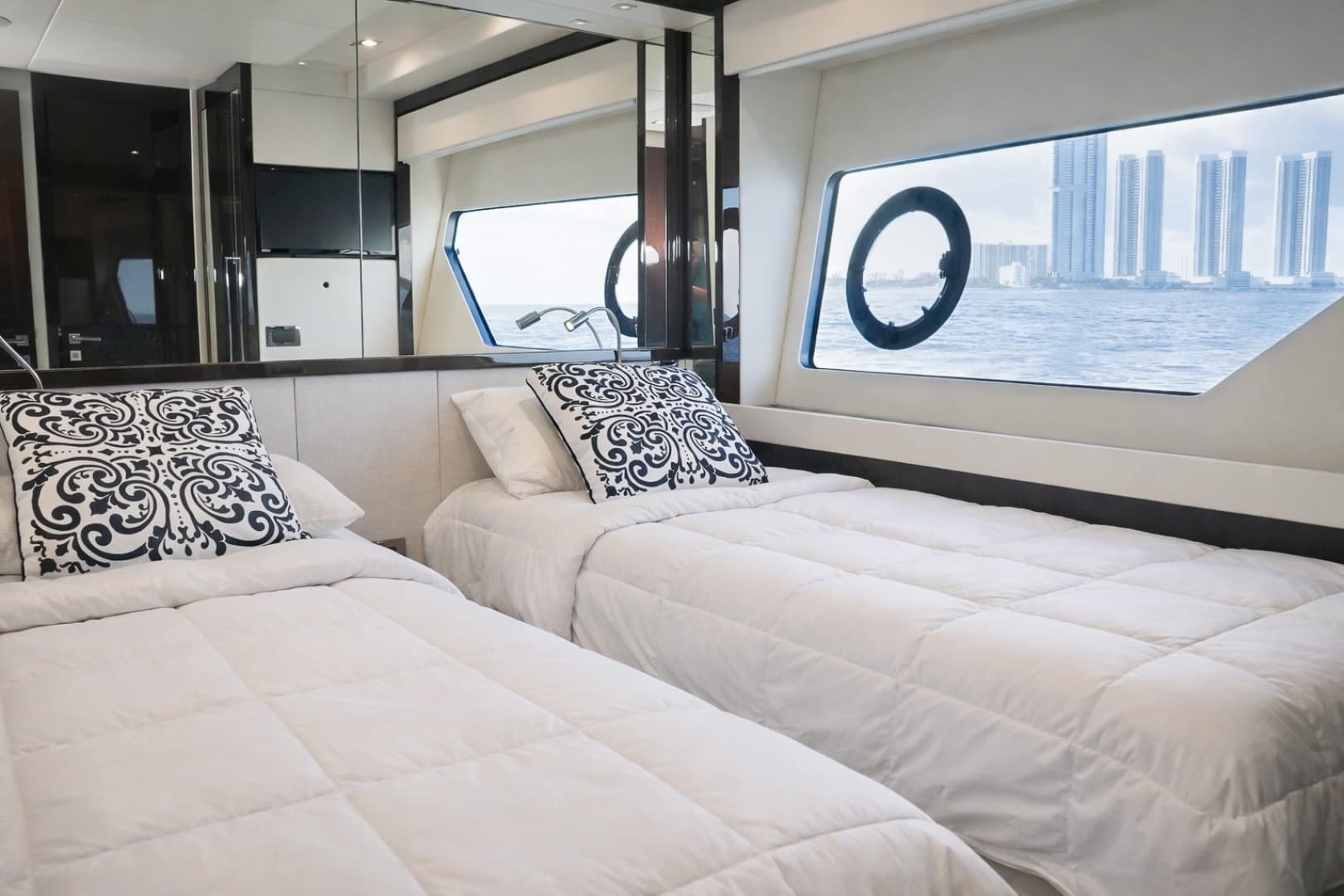 2019 Sunseeker 76 YACHT photo 39