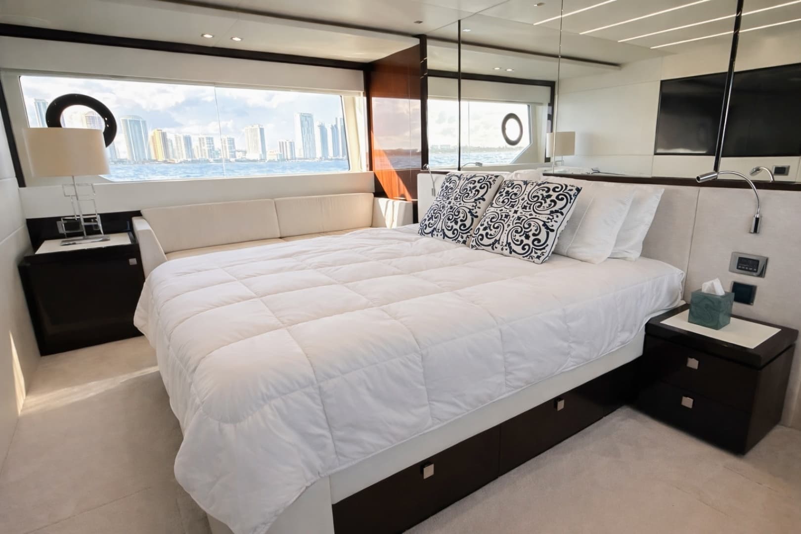 2019 Sunseeker 76 YACHT photo 33