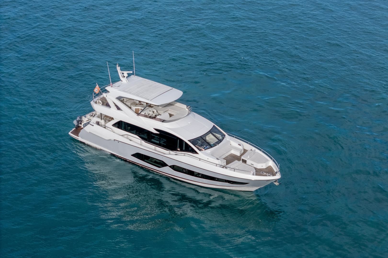 2019 Sunseeker 76 YACHT photo 3