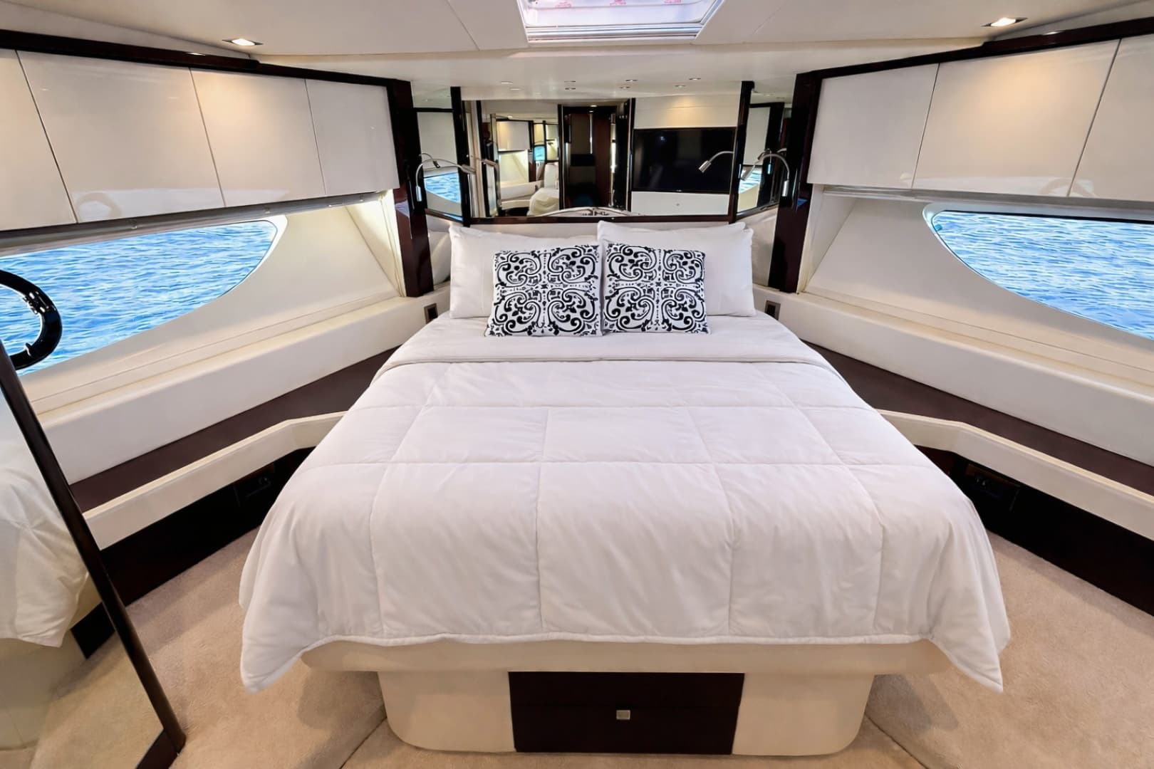 2019 Sunseeker 76 YACHT photo 37