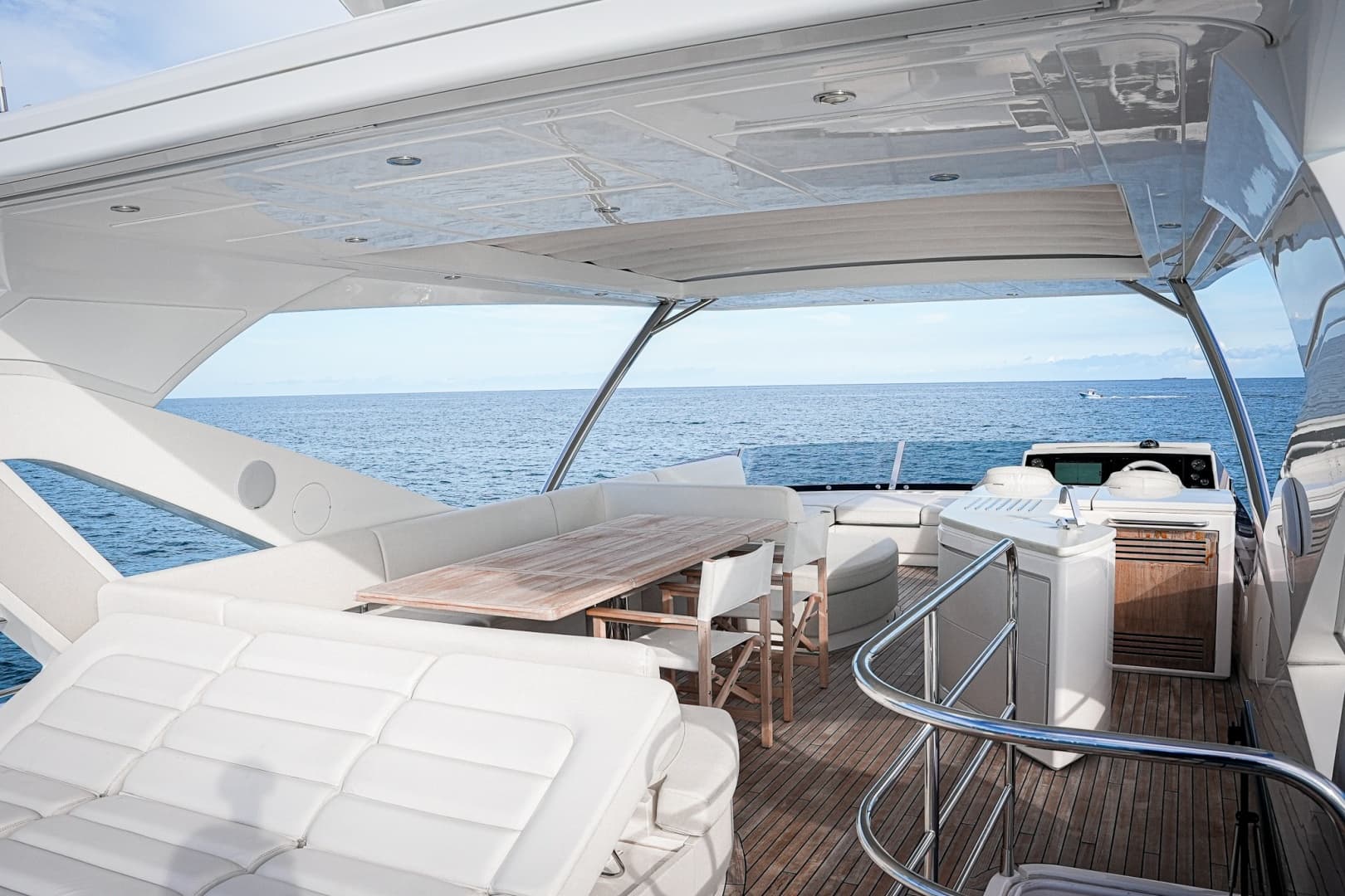 2019 Sunseeker 76 YACHT photo 21