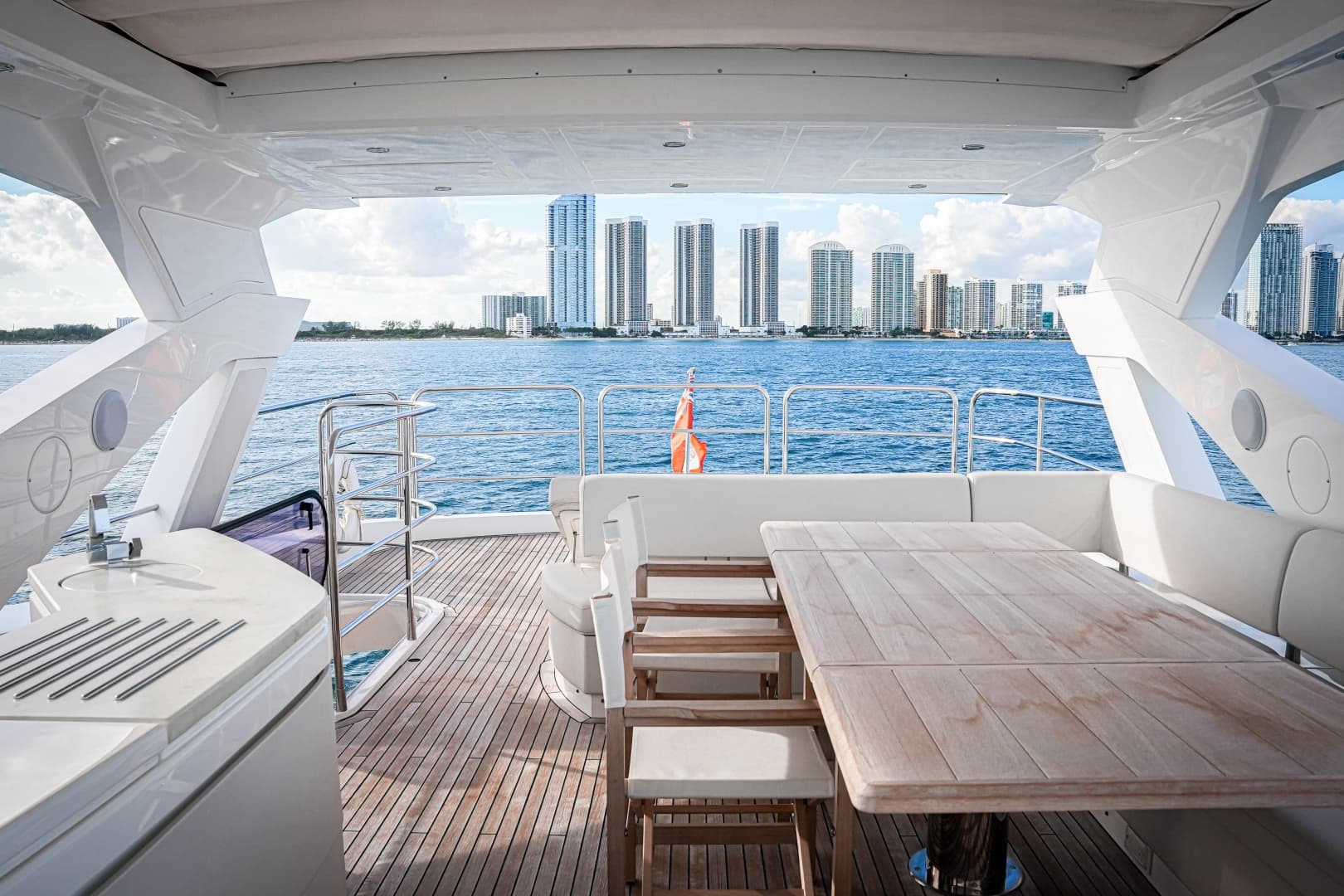 2019 Sunseeker 76 YACHT photo 23