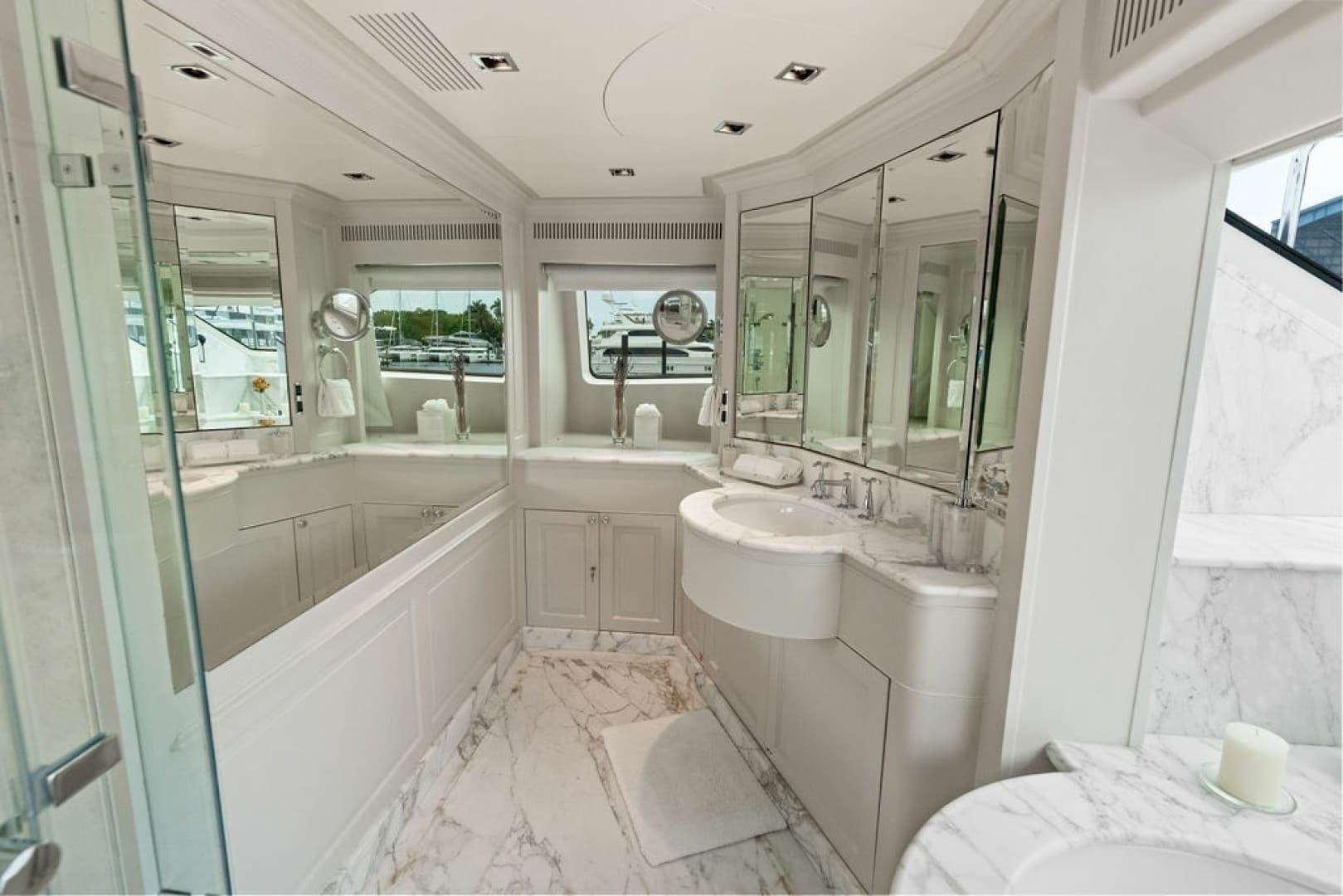2008 Benetti 121 Classic photo 46