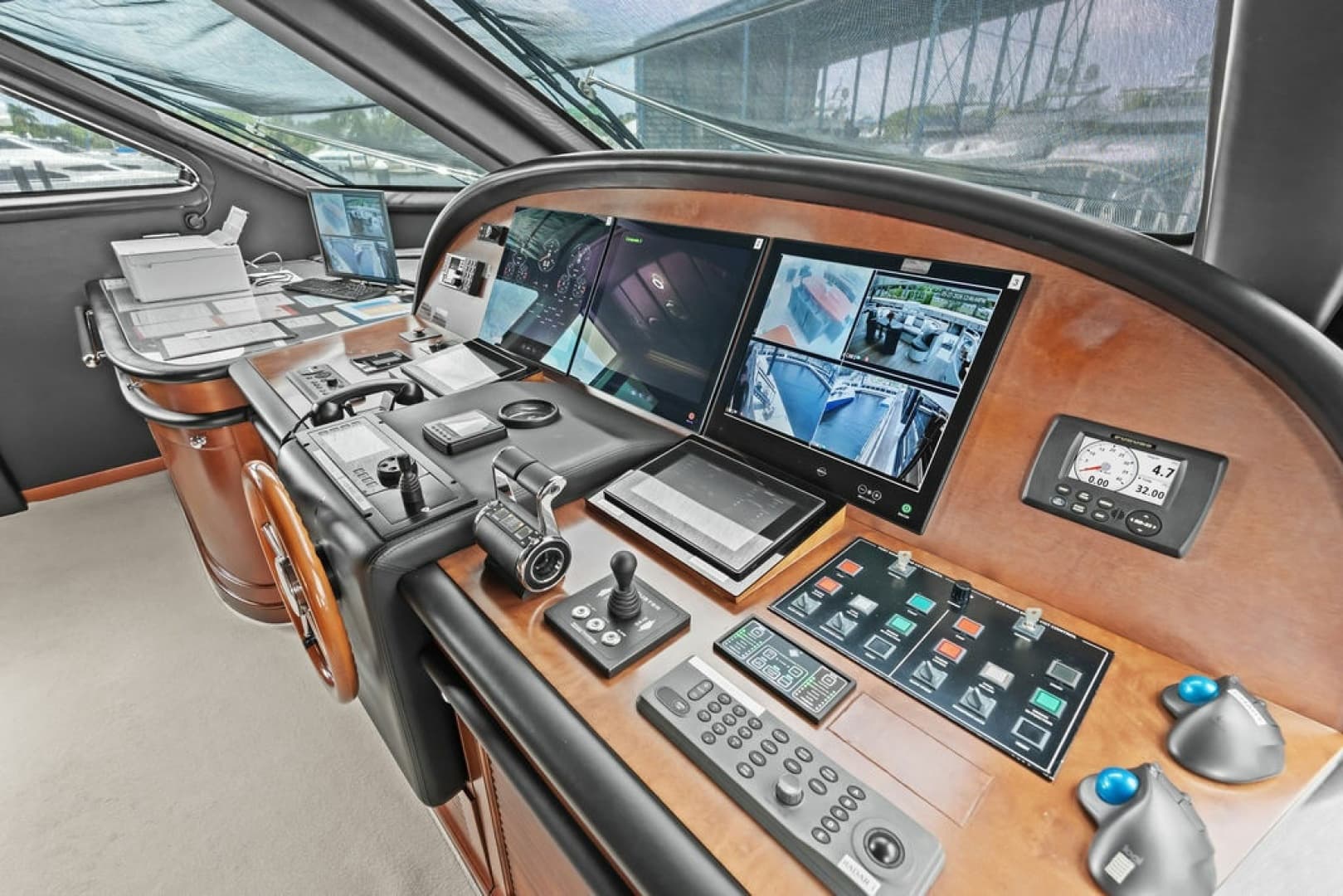 2008 Benetti 121 Classic photo 85