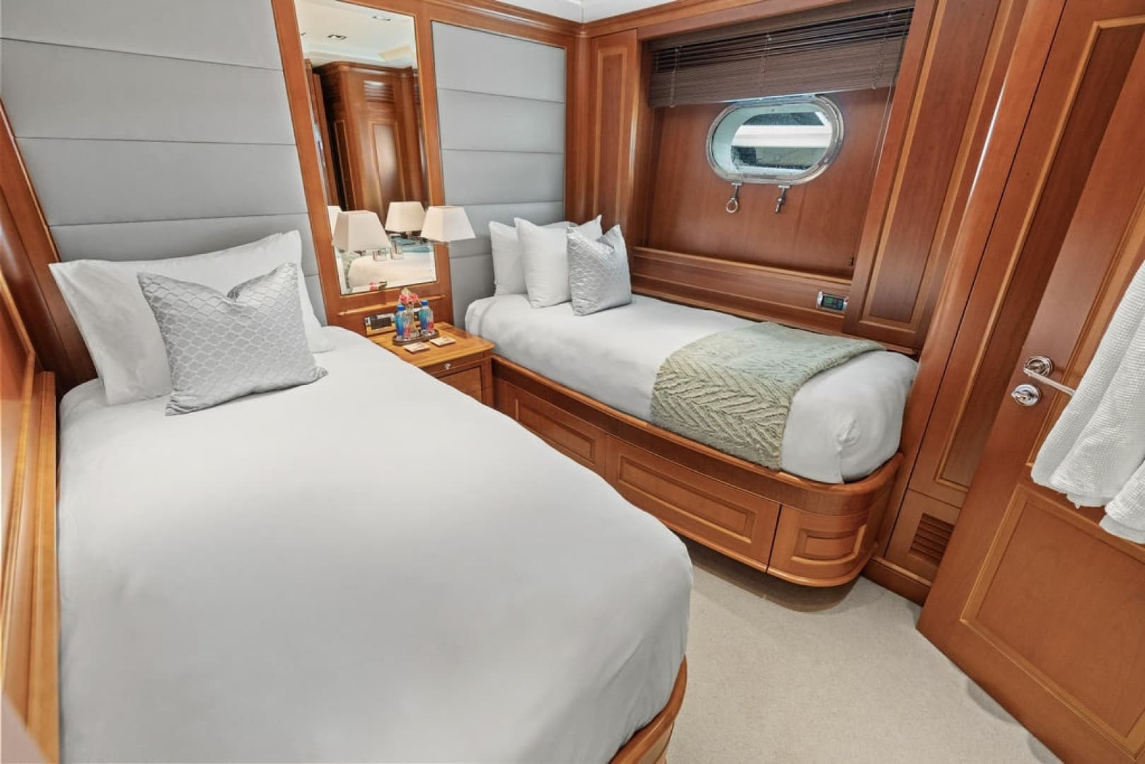 2008 Benetti 121 Classic photo 66