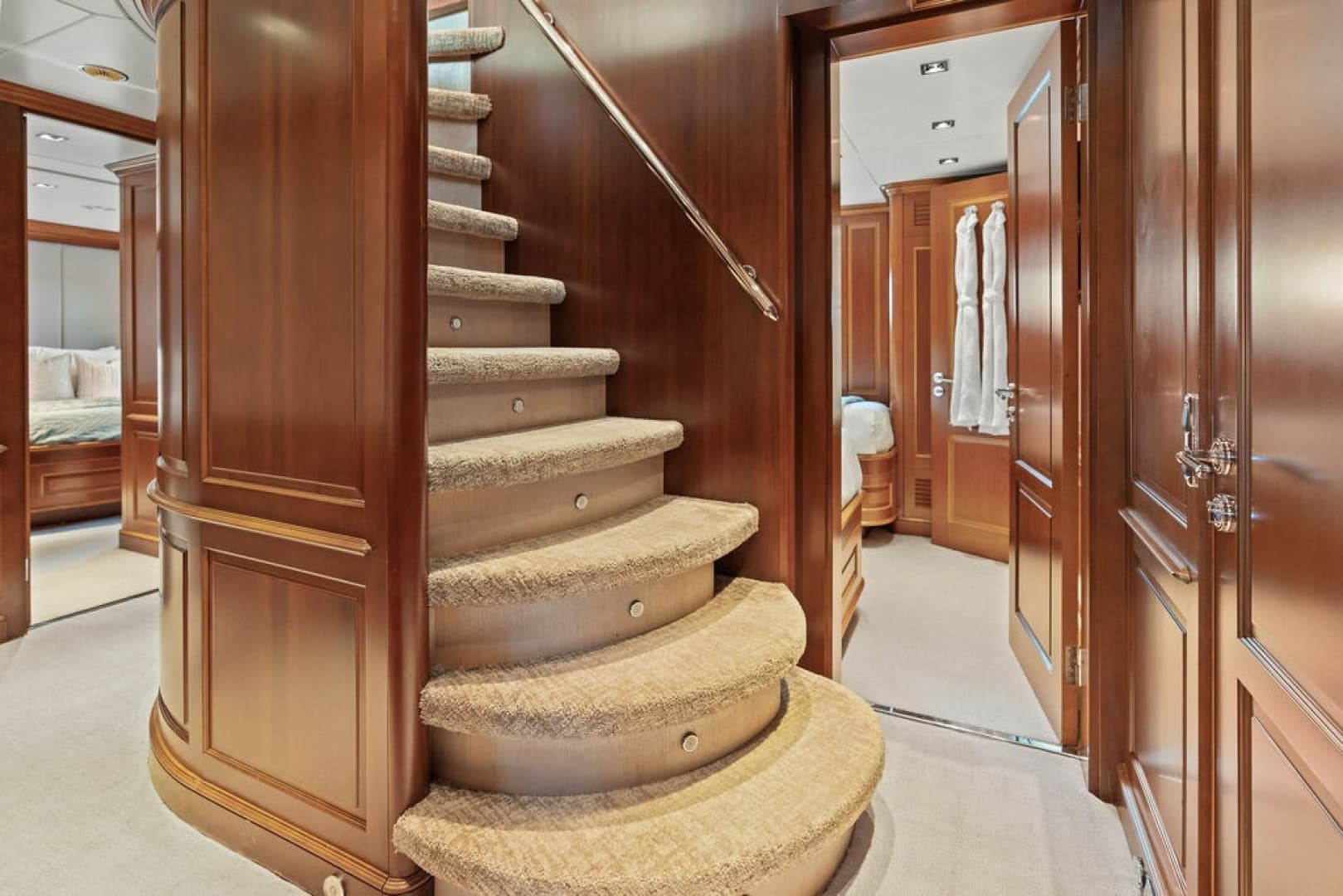 2008 Benetti 121 Classic photo 60