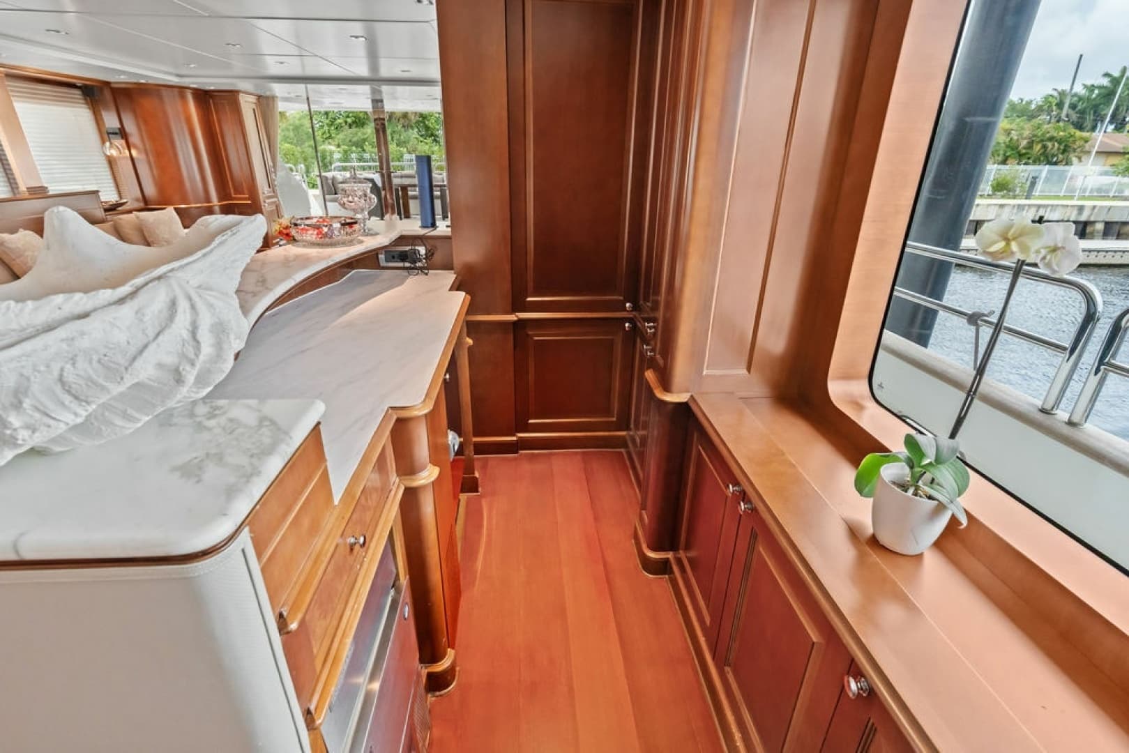 2008 Benetti 121 Classic photo 37