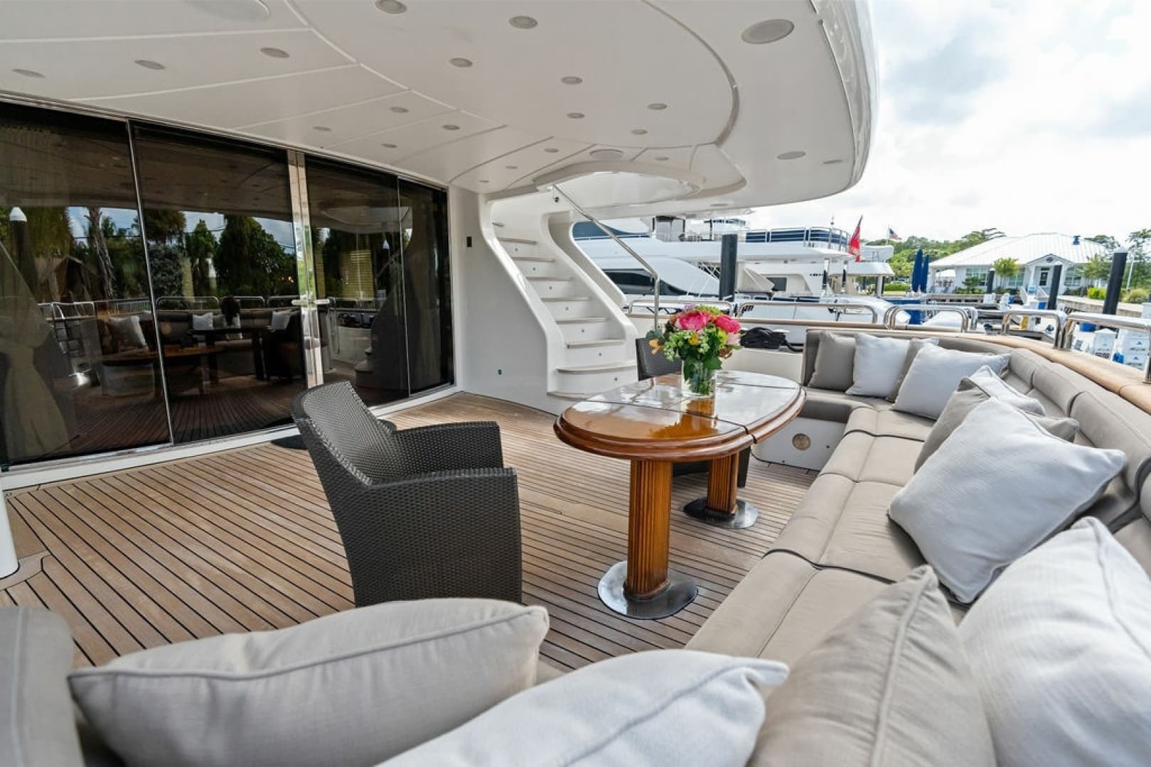2008 Benetti 121 Classic photo 7