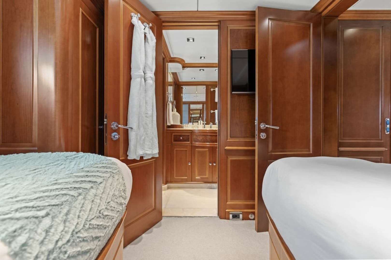 2008 Benetti 121 Classic photo 67