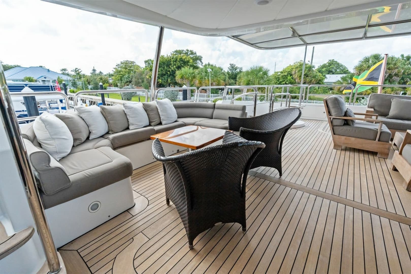 2008 Benetti 121 Classic photo 15