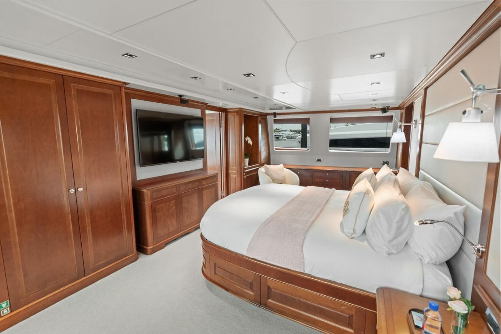 2008 Benetti 121 Classic photo 43