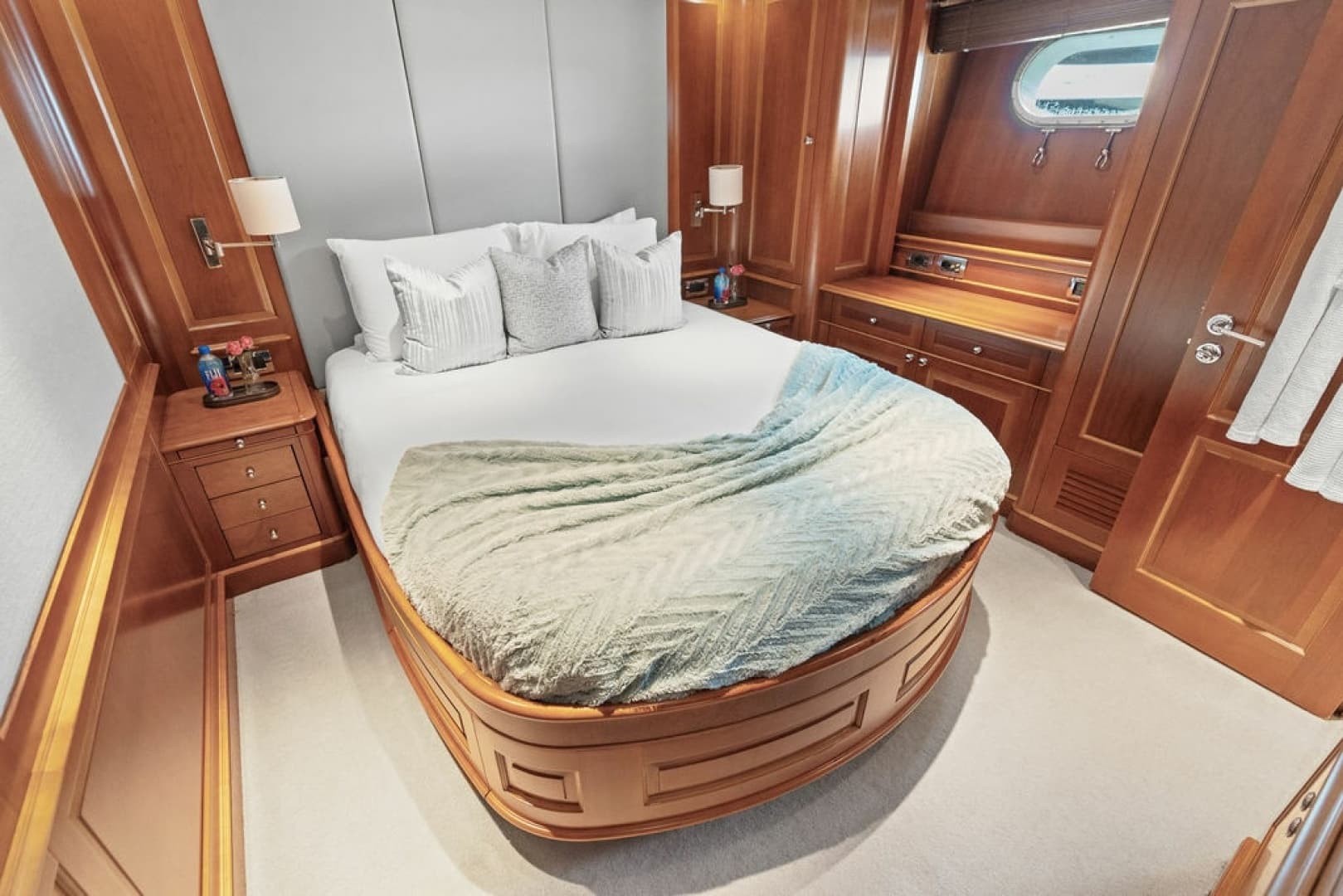 2008 Benetti 121 Classic photo 56