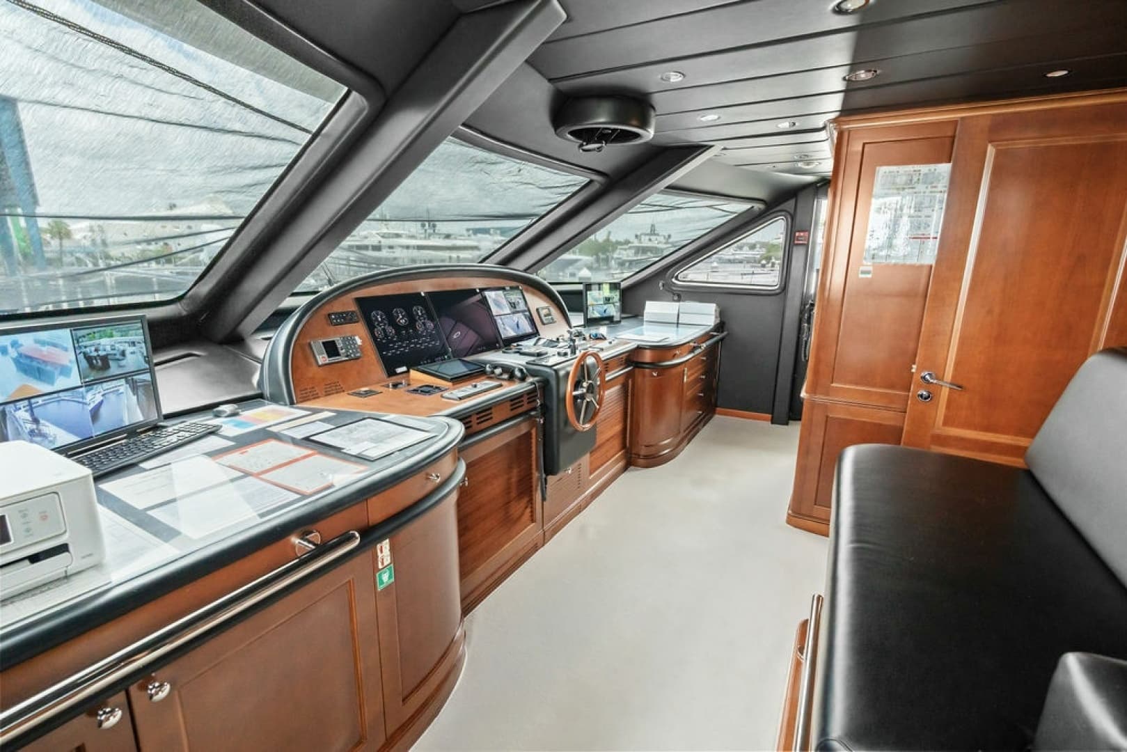 2008 Benetti 121 Classic photo 82