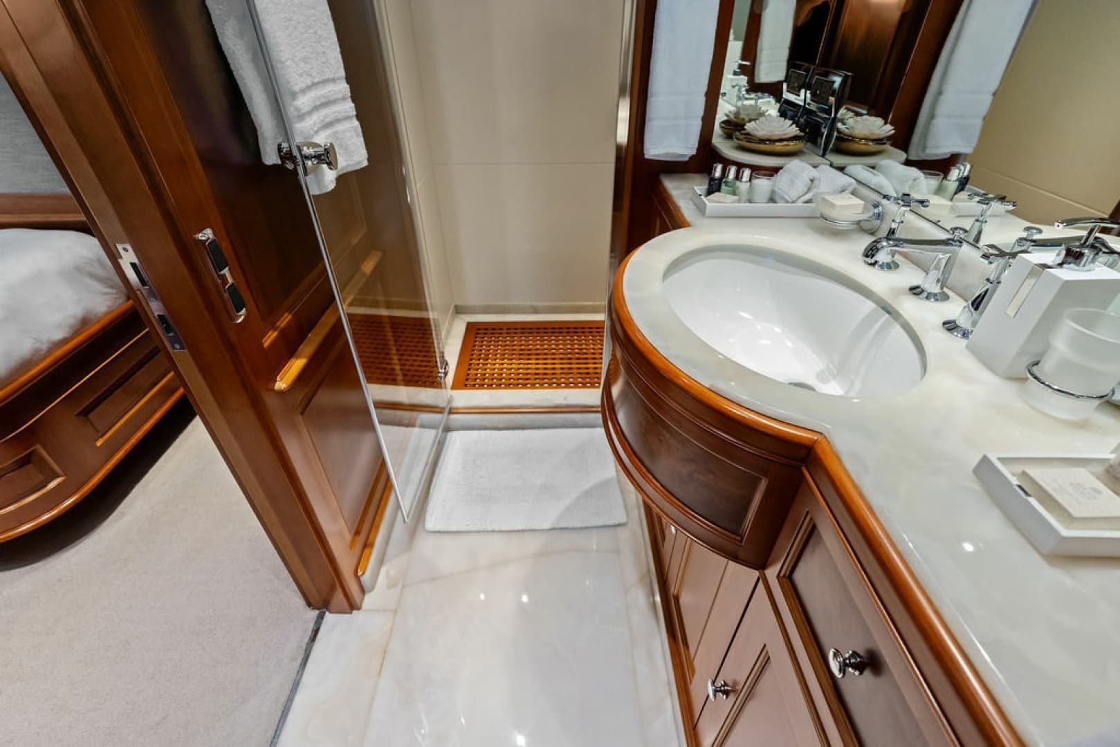 2008 Benetti 121 Classic photo 64