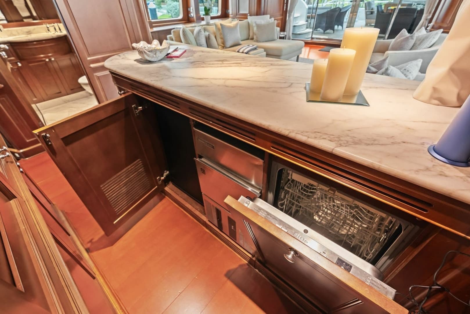 2008 Benetti 121 Classic photo 35