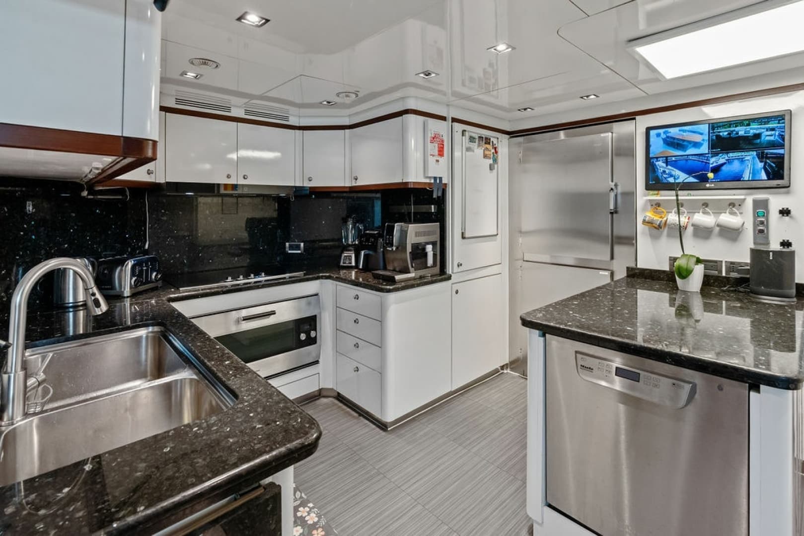 2008 Benetti 121 Classic photo 72